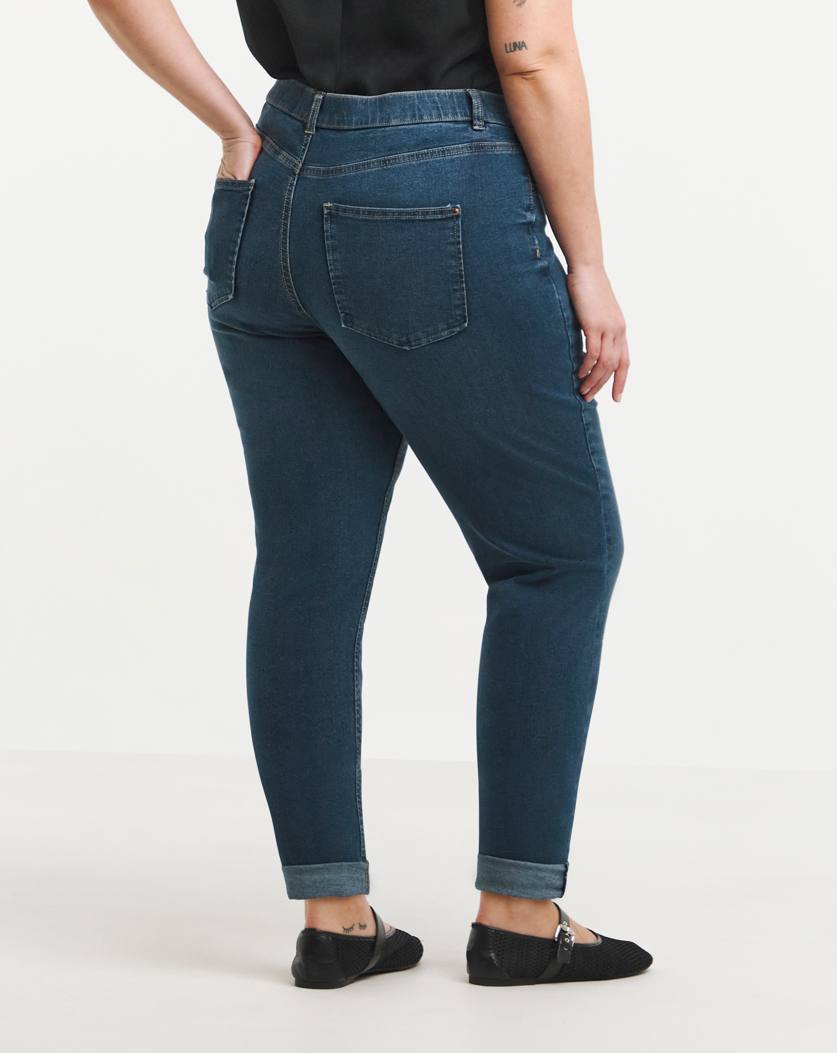 138189-vintage-blue-24-7-boyfriend-jeans-1.jpg