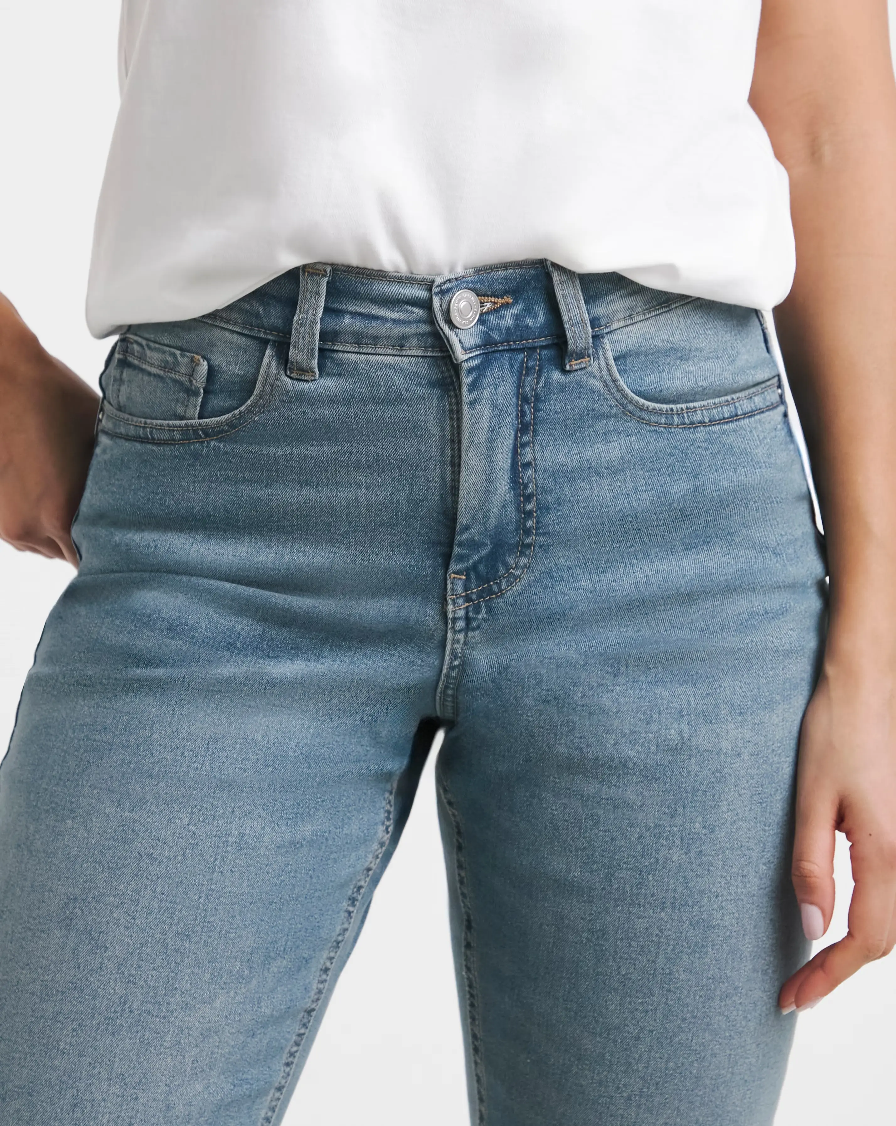138226-24-7-authentic-light-boyfriend-jeans-1.jpg