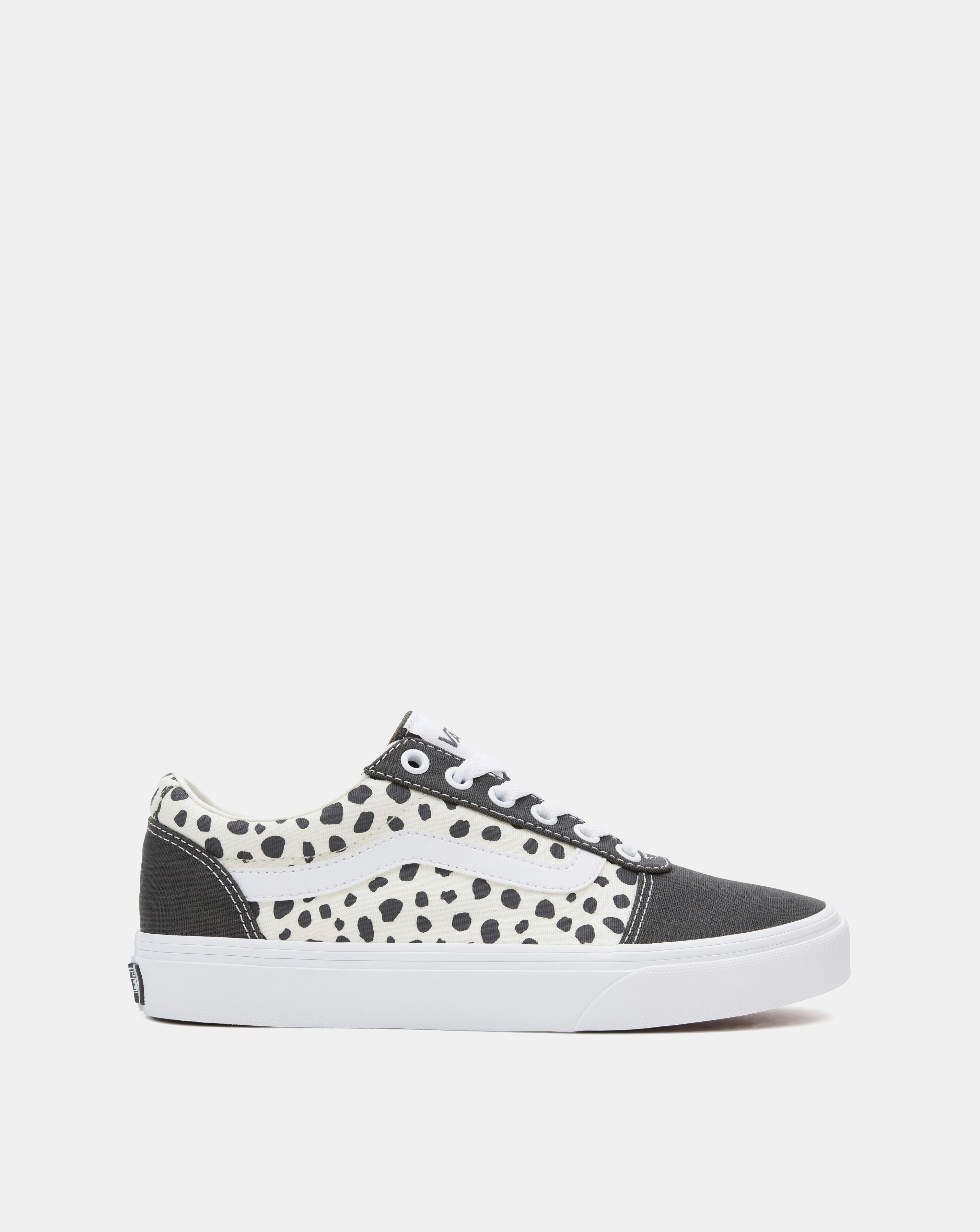 138877-vans-ward-trainers-1.jpg