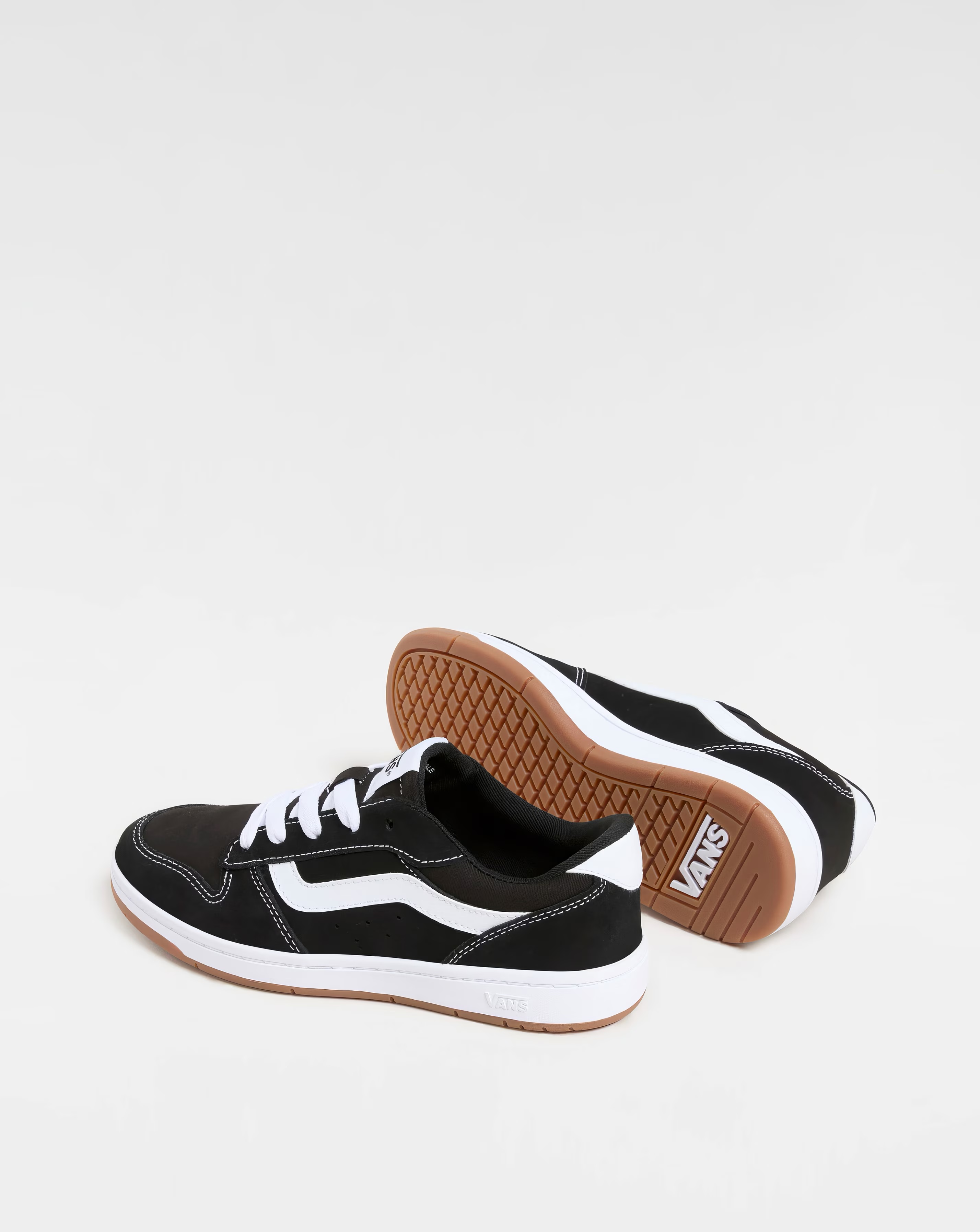 138941-vans-ryland-trainers-1.jpg