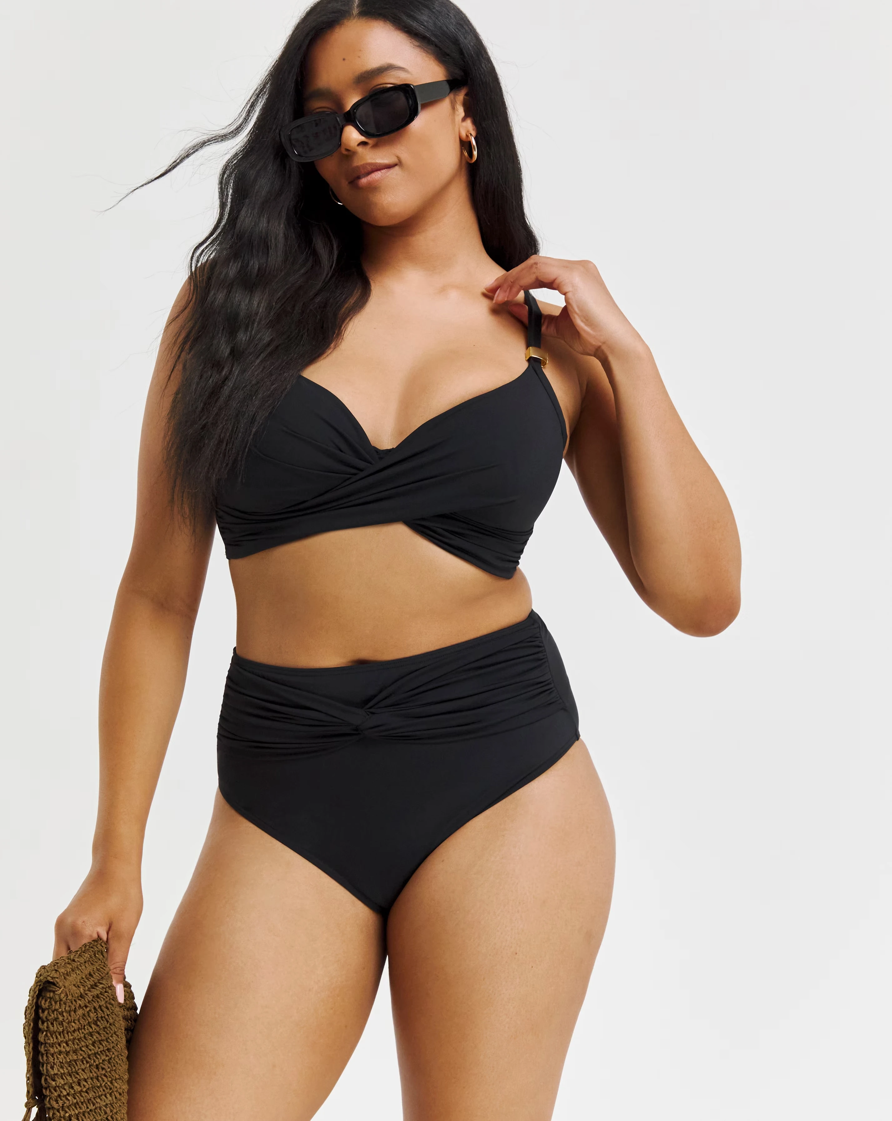 140679-magisculpt-twist-front-wired-bikini-top-1.webp