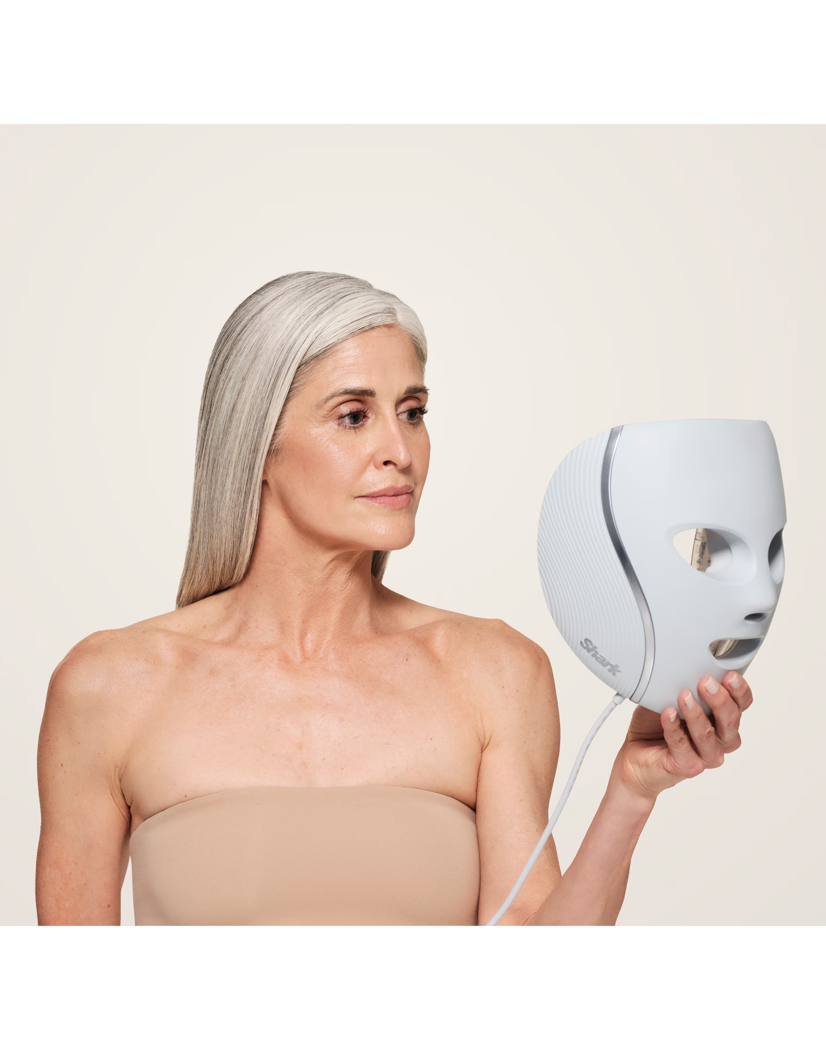 141694-shark-cryoglow-under-eye-cooling-amp-led-anti-ageing-amp-blemish-repair-mask-1.jpg
