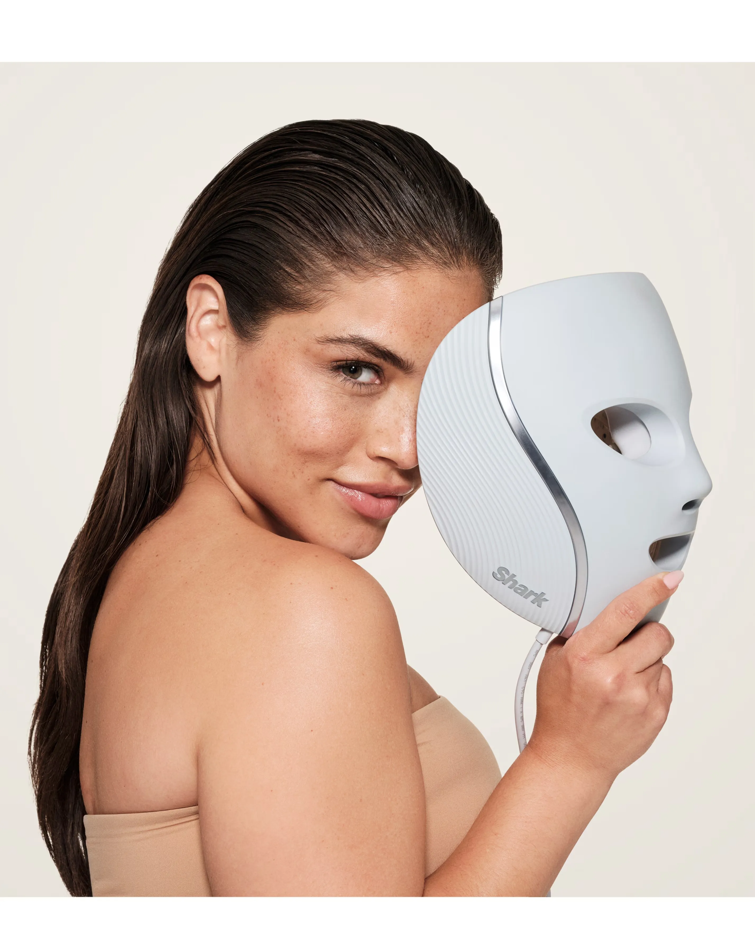 141694-shark-cryoglow-under-eye-cooling-amp-led-anti-ageing-amp-blemish-repair-mask-1.jpg