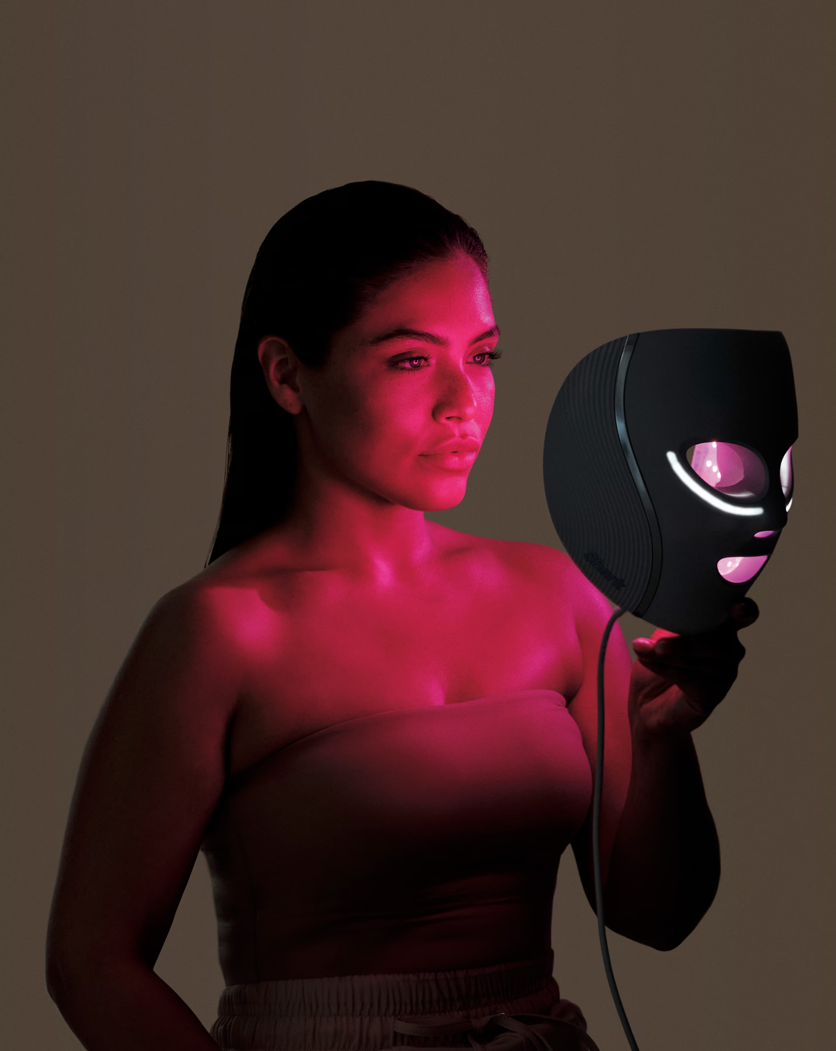 141694-shark-cryoglow-under-eye-cooling-amp-led-anti-ageing-amp-blemish-repair-mask-1.jpg