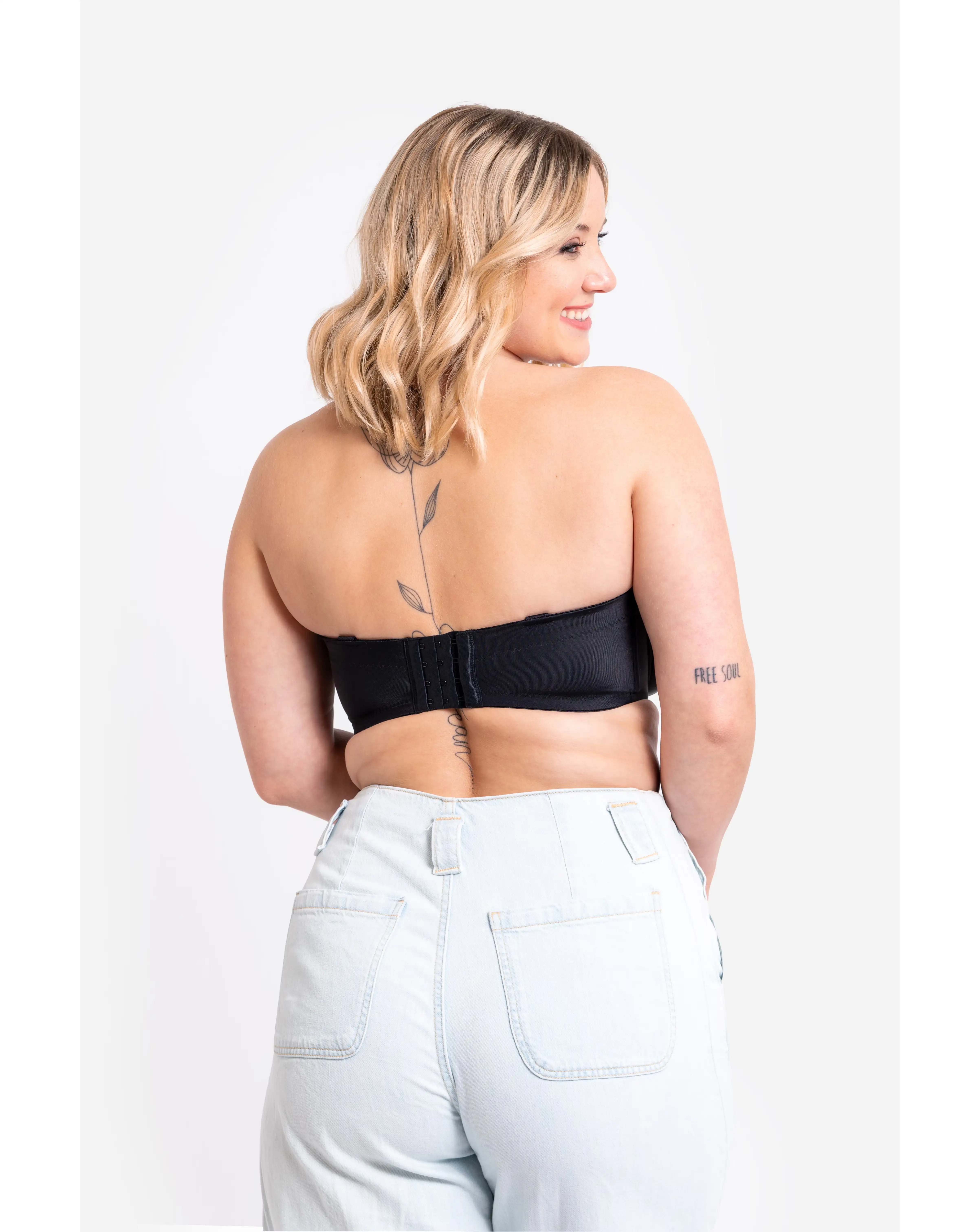 141786-curvy-kate-luxe-strapless-bra-1.webp
