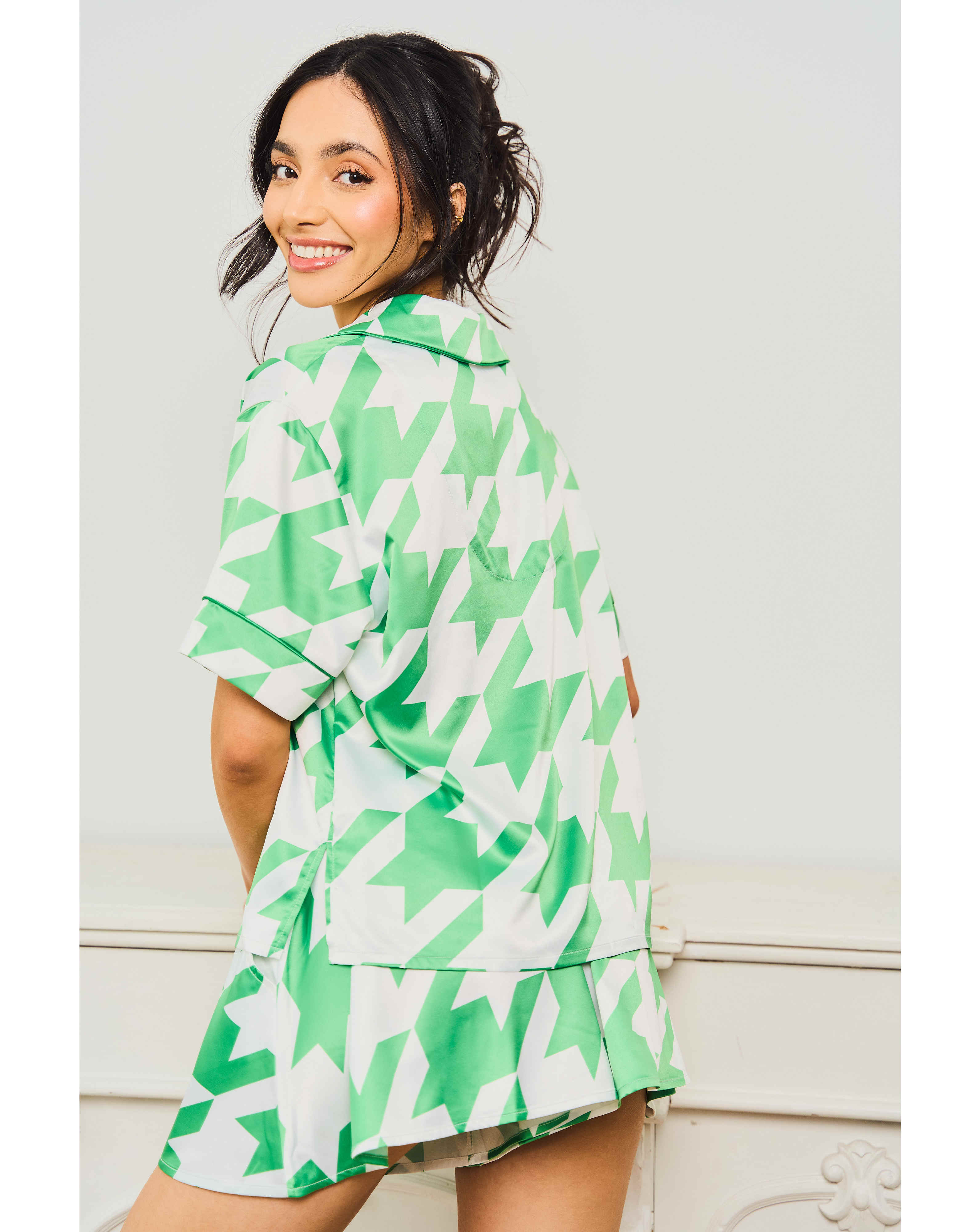 142042-jim-jam-the-label-green-dog-tooth-short-pyjama-set-1.jpg