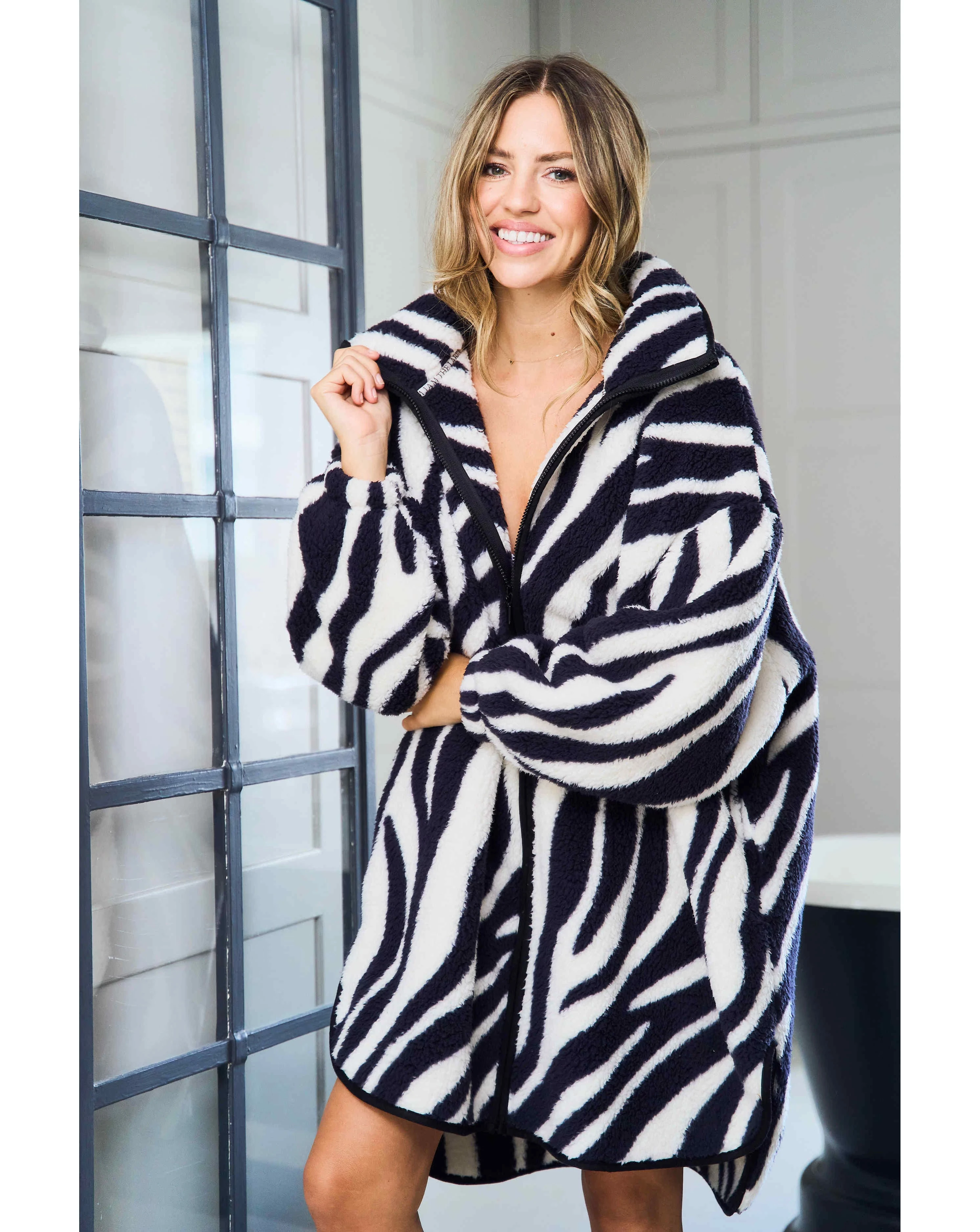 144198-jimjamthelabel-mono-snuggle-top-1.webp