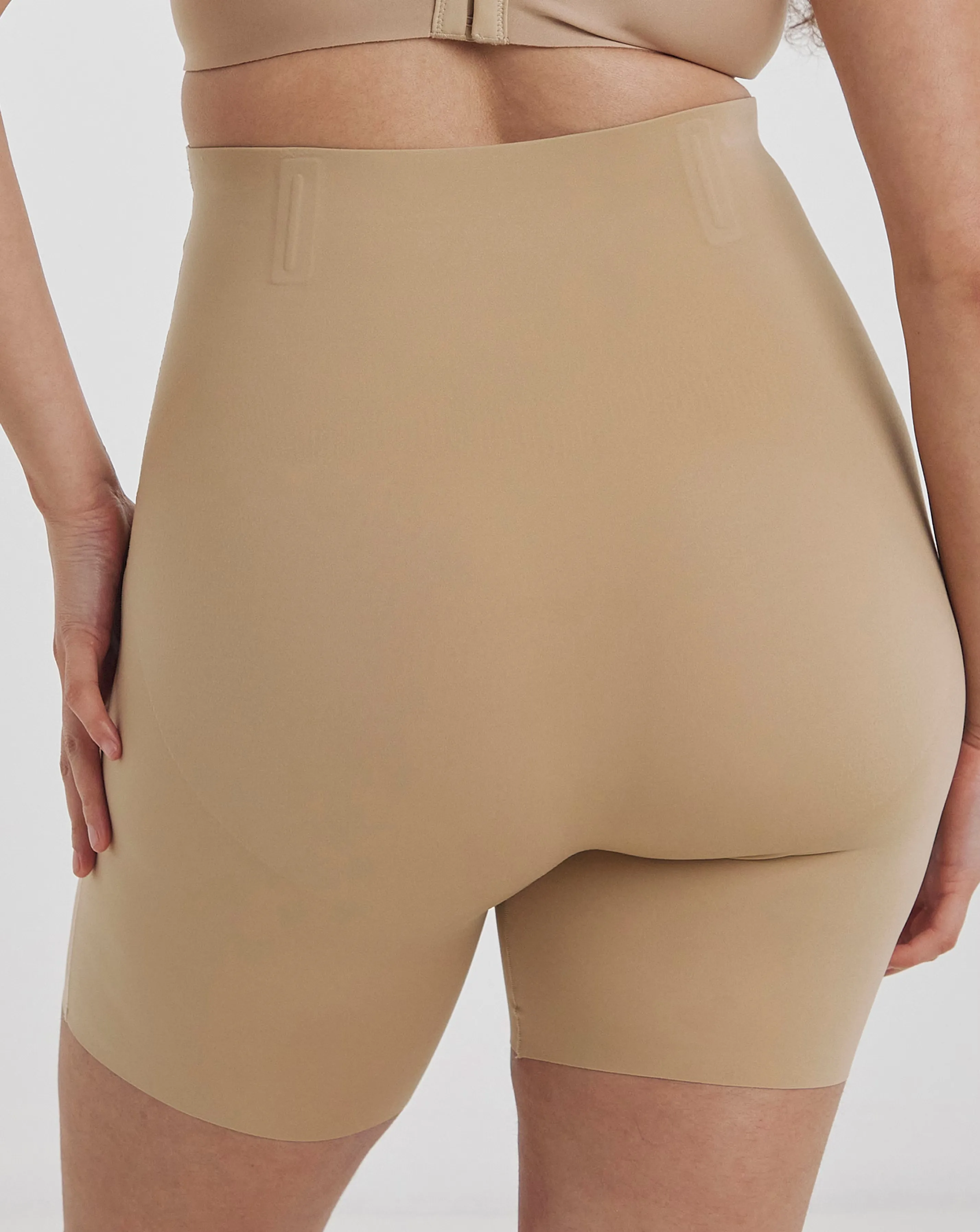 14569-magisculpt-medium-control-smooth-amp-sculpt-shapewear-thigh-shaper-almond-1.webp