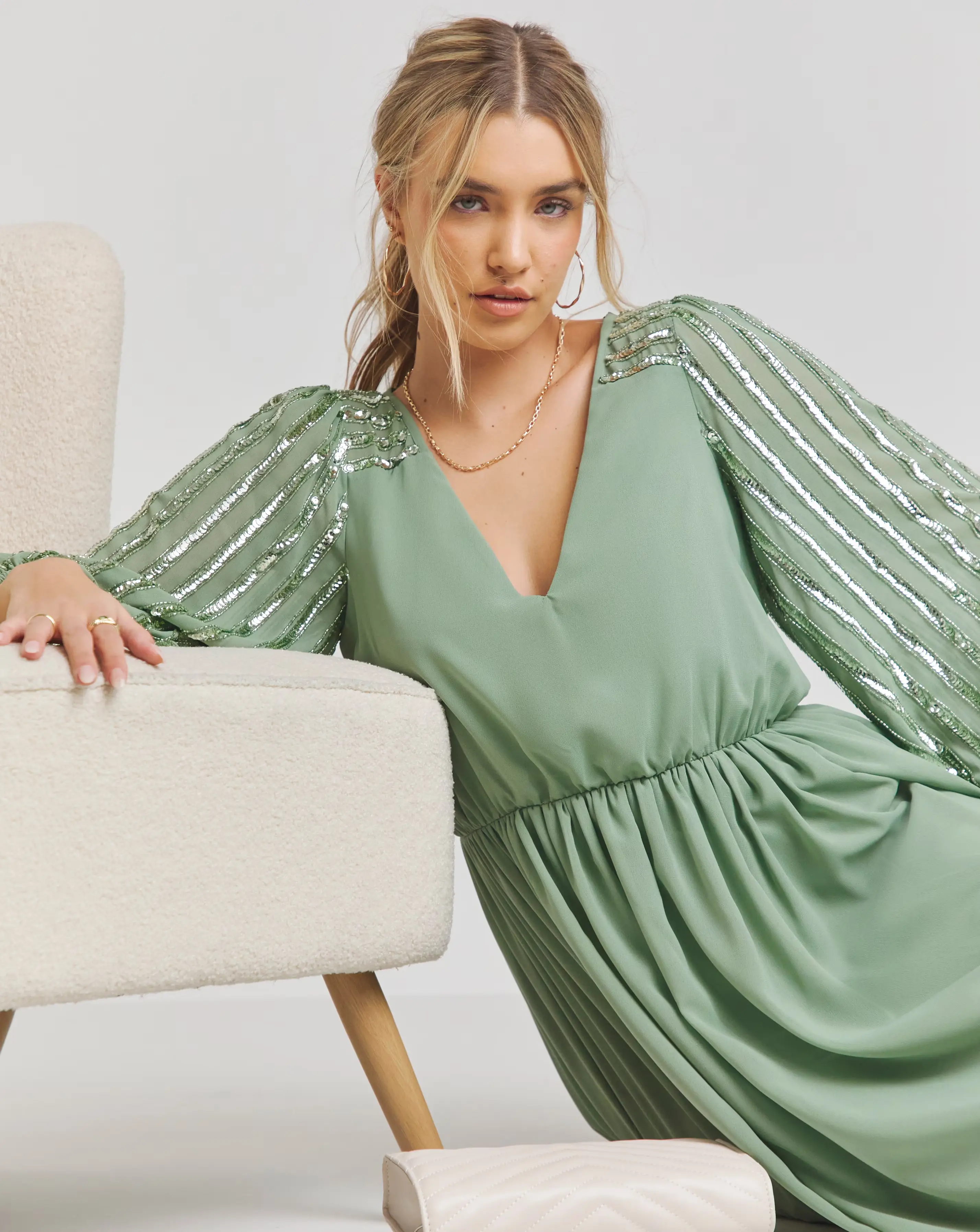 Maya Curve Aurora Midi Dress 1 149157-maya-curve-aurora-midi-dress-1.webp