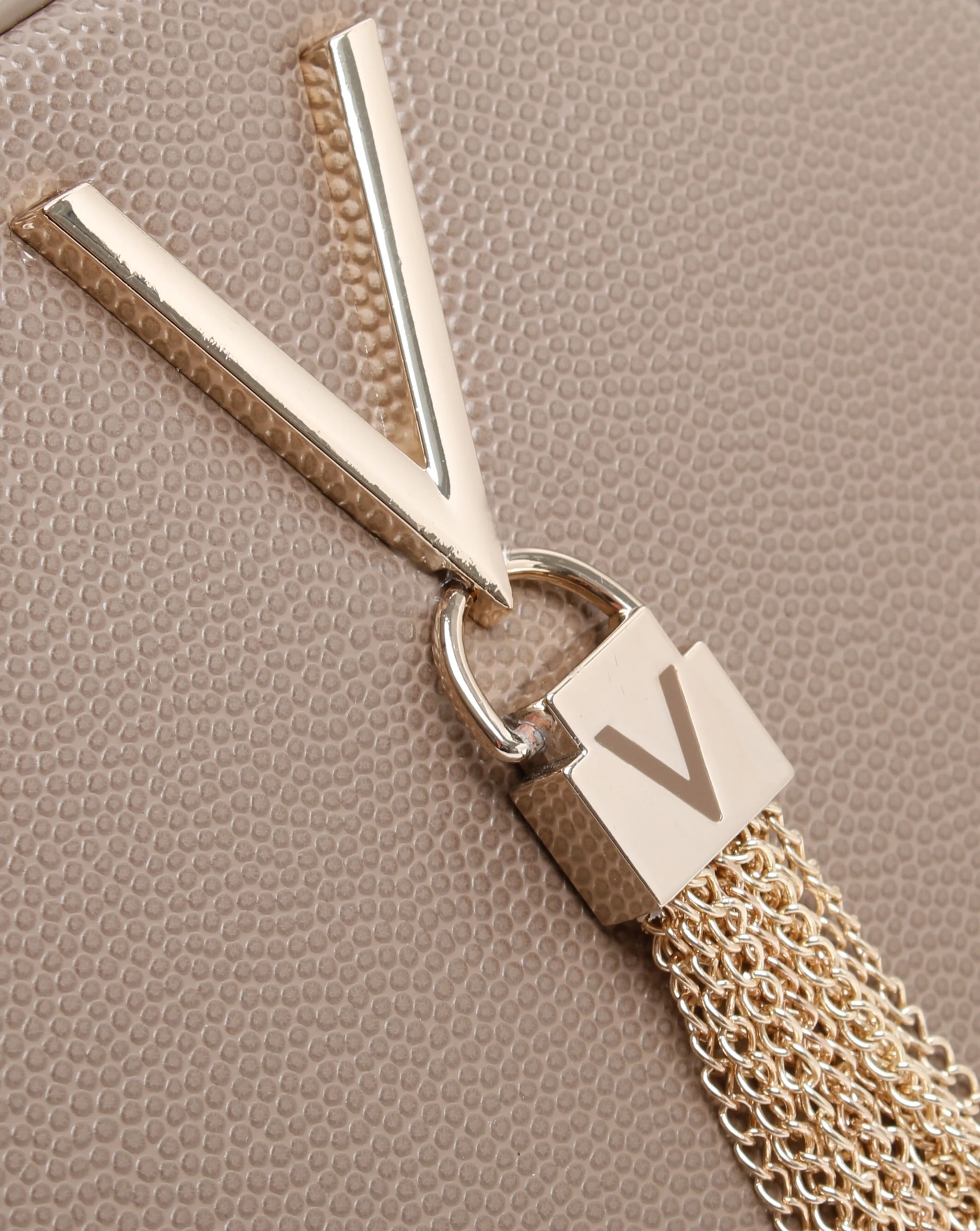 149642-valentino-bags-divina-pebbled-camera-bag-1.webp
