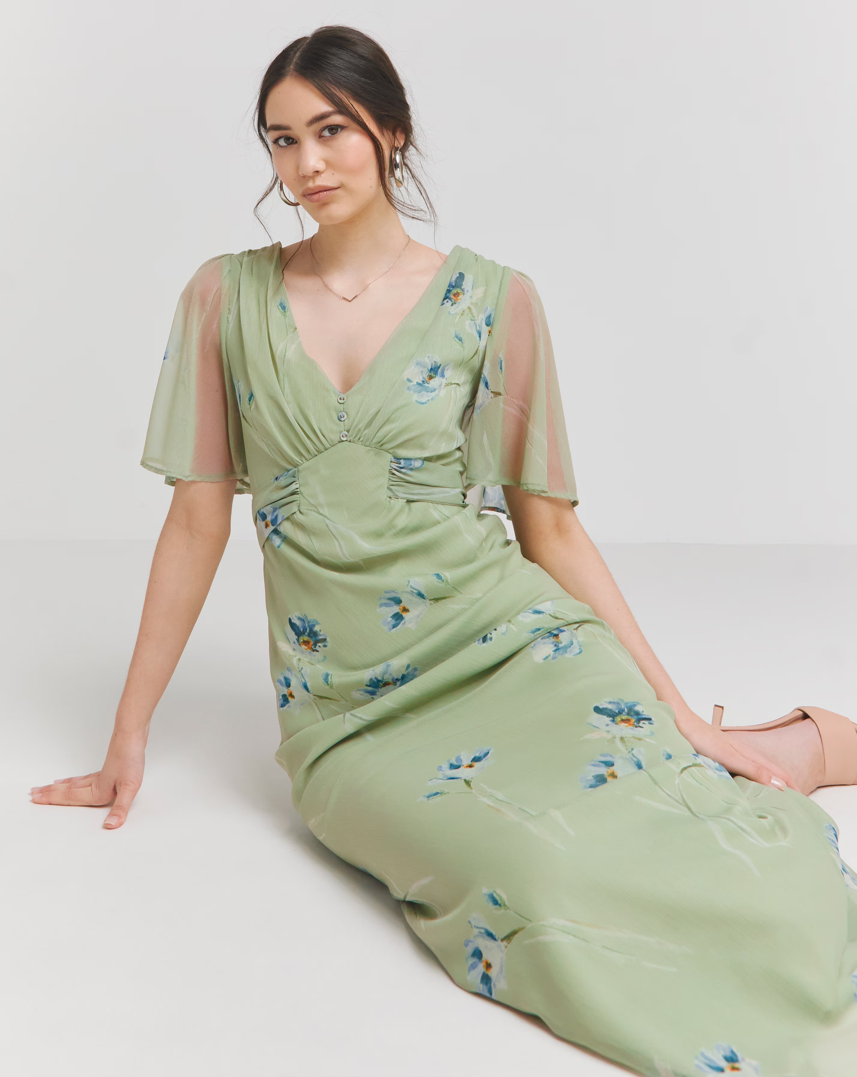 Hope & Ivy Melrose Green Floral Flutter Sleeve Maxi Dress