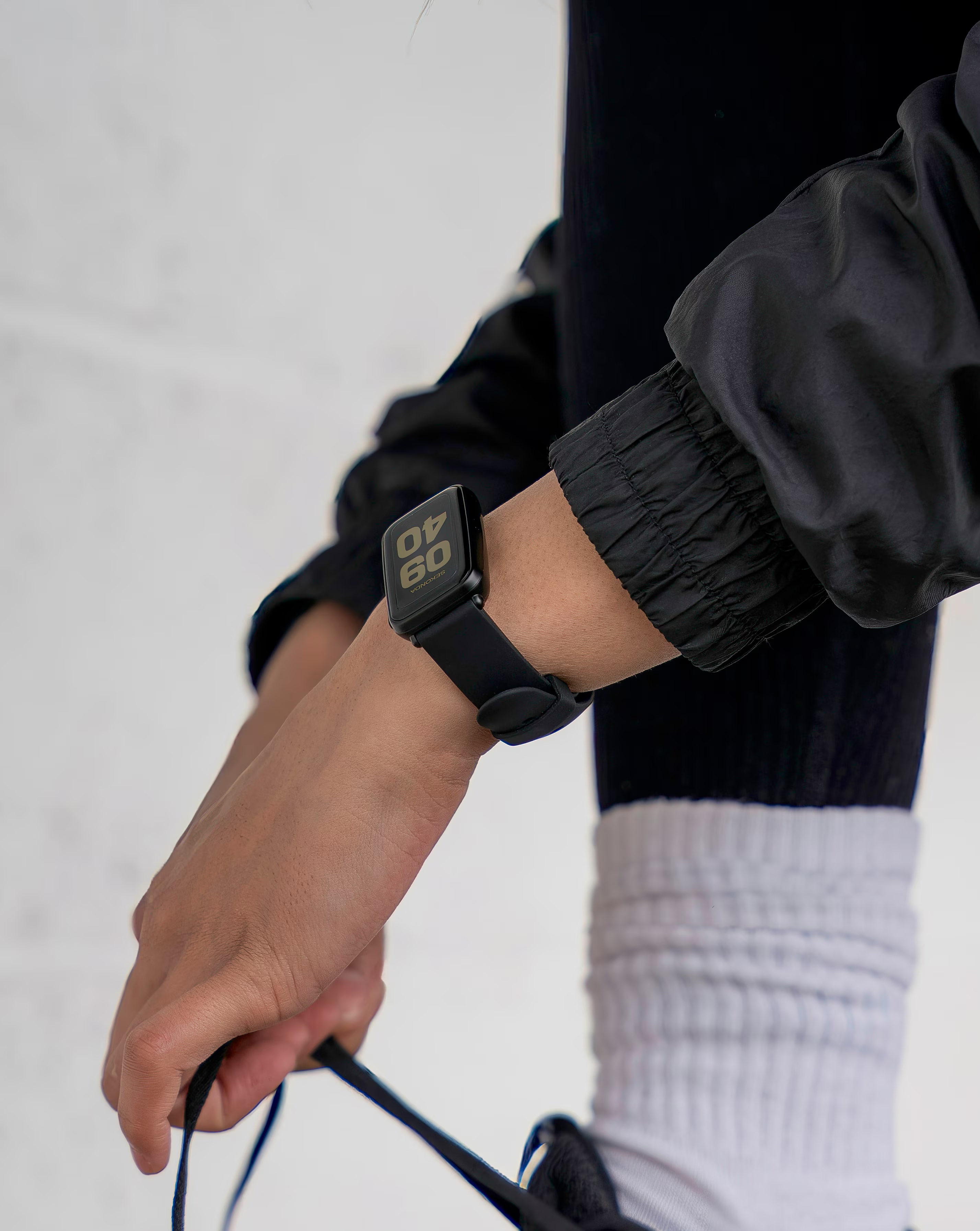 152637-sekonda-track-smart-watch-black-plastic-case-amp-silicone-strap-1.jpg