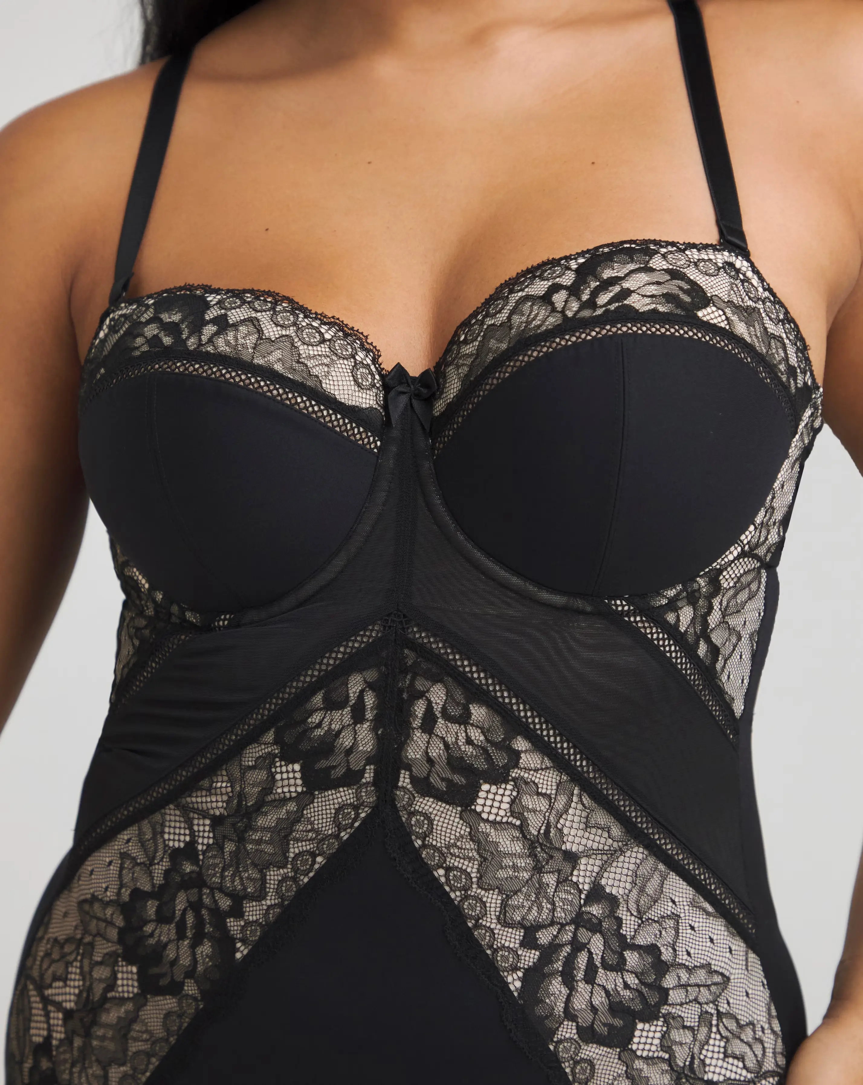 153472-magisculpt-firm-control-lace-and-mesh-underwire-padded-multiway-body-b-f-black-1.webp