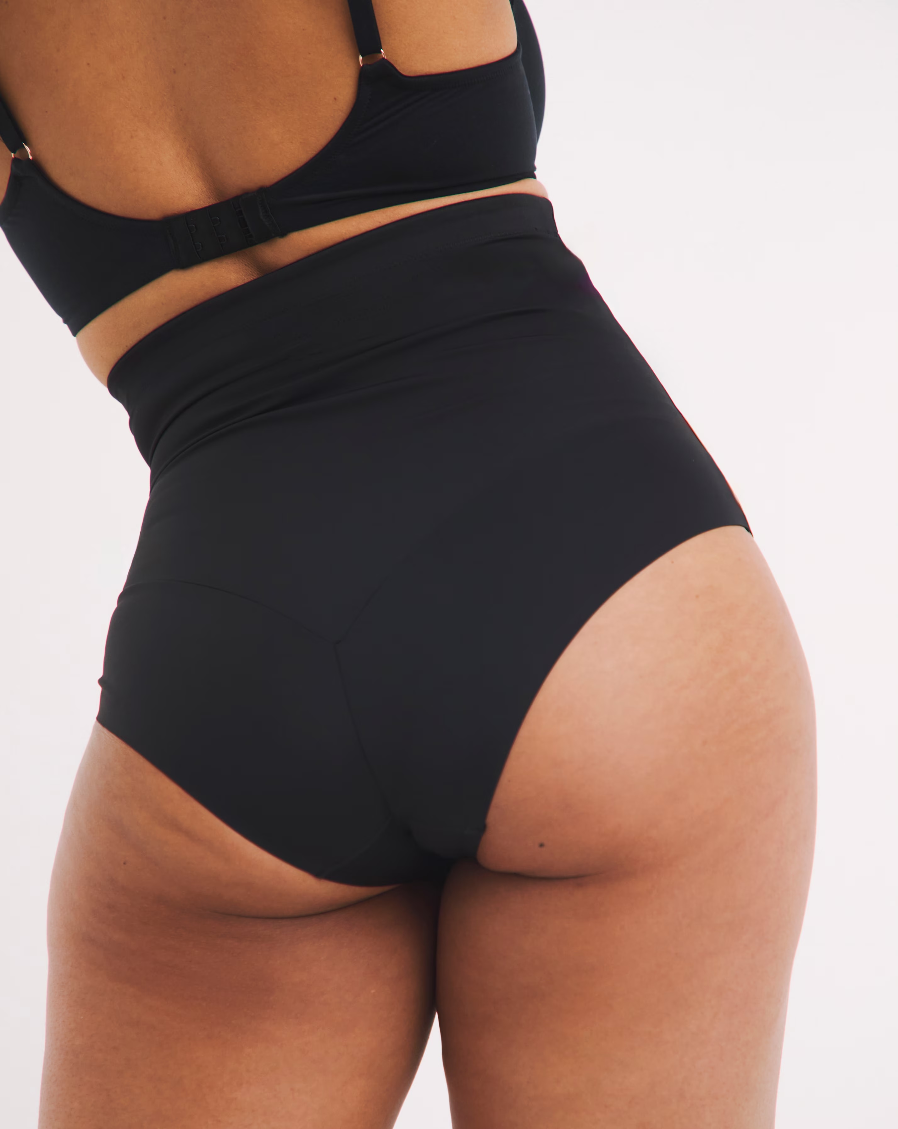 155063-figleaves-smoothing-shaping-waist-nipper-black-1.jpg