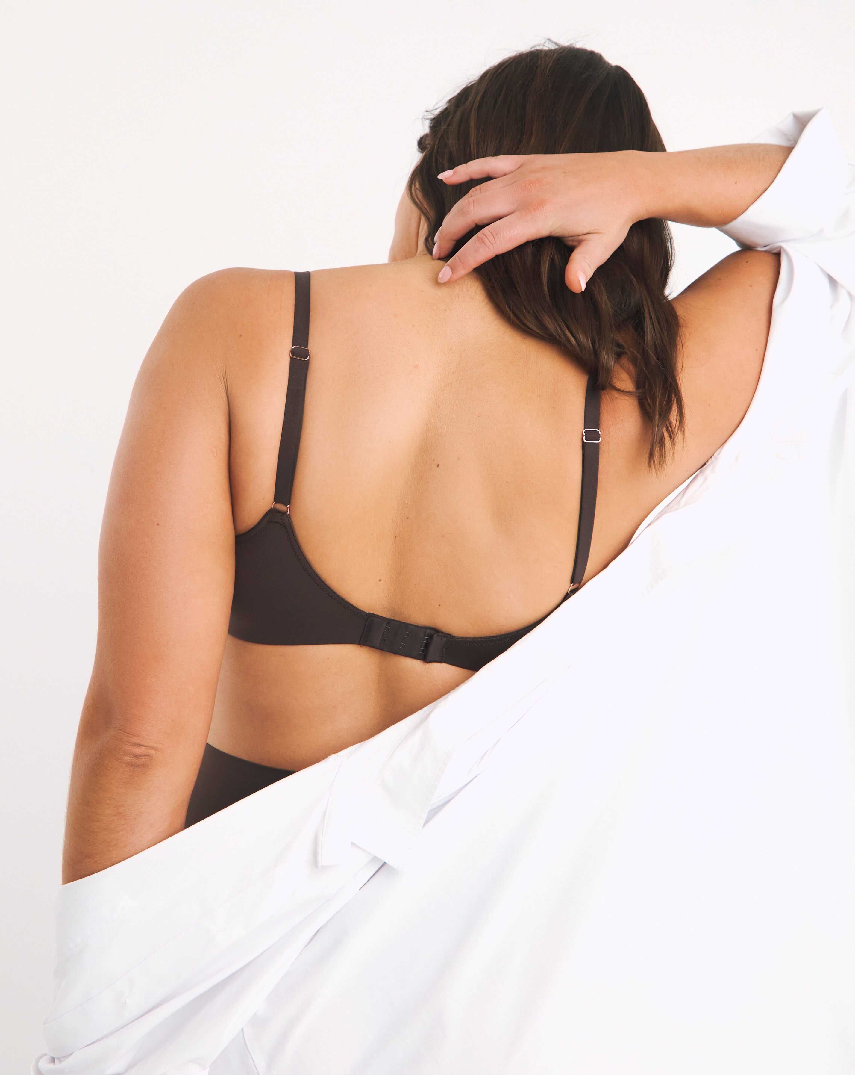156589-figleaves-smoothing-sweetheart-full-cup-underwired-t-shirt-bra-b-h-cafe-1.webp