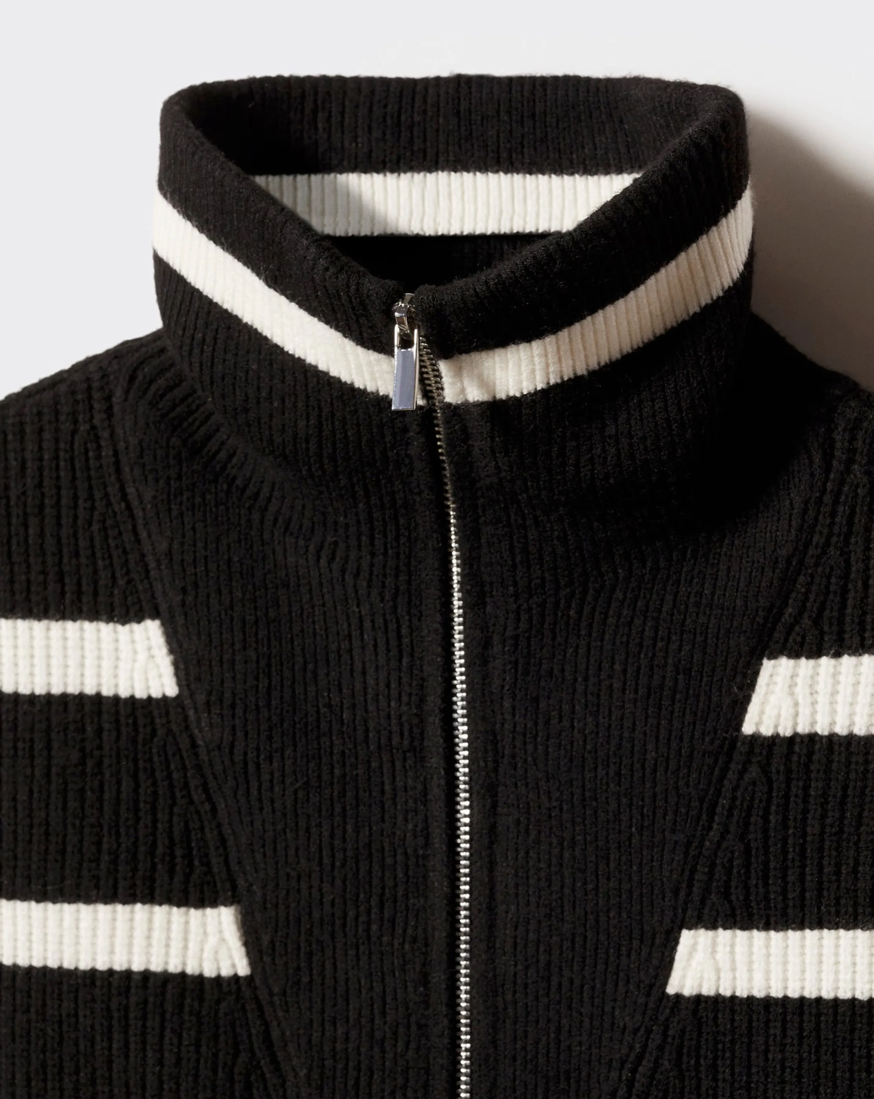 158089-mango-knitted-stripped-vest-1.jpg