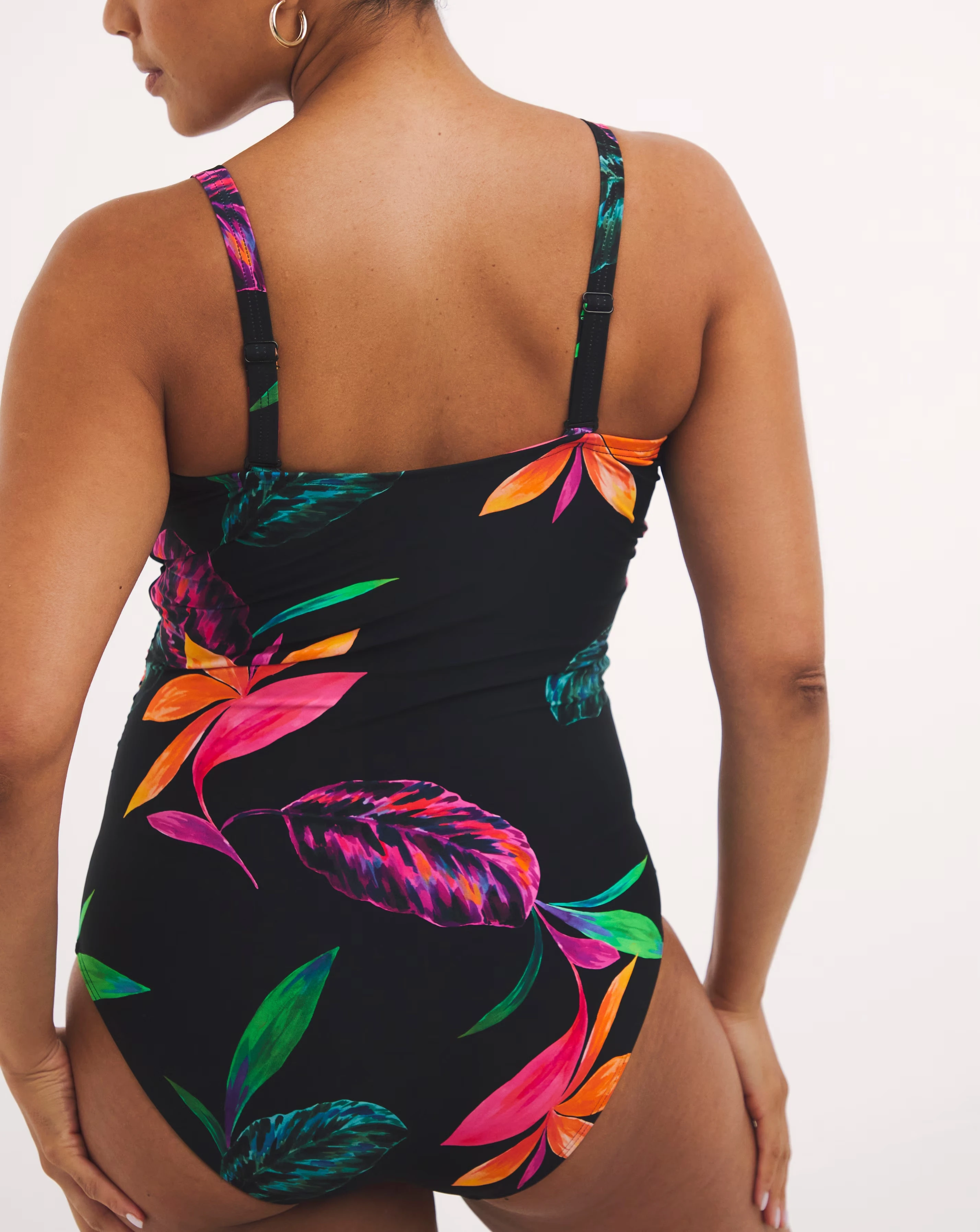 158940-magisculpt-medium-control-bandeau-swimsuit-with-detachable-straps-1.jpg