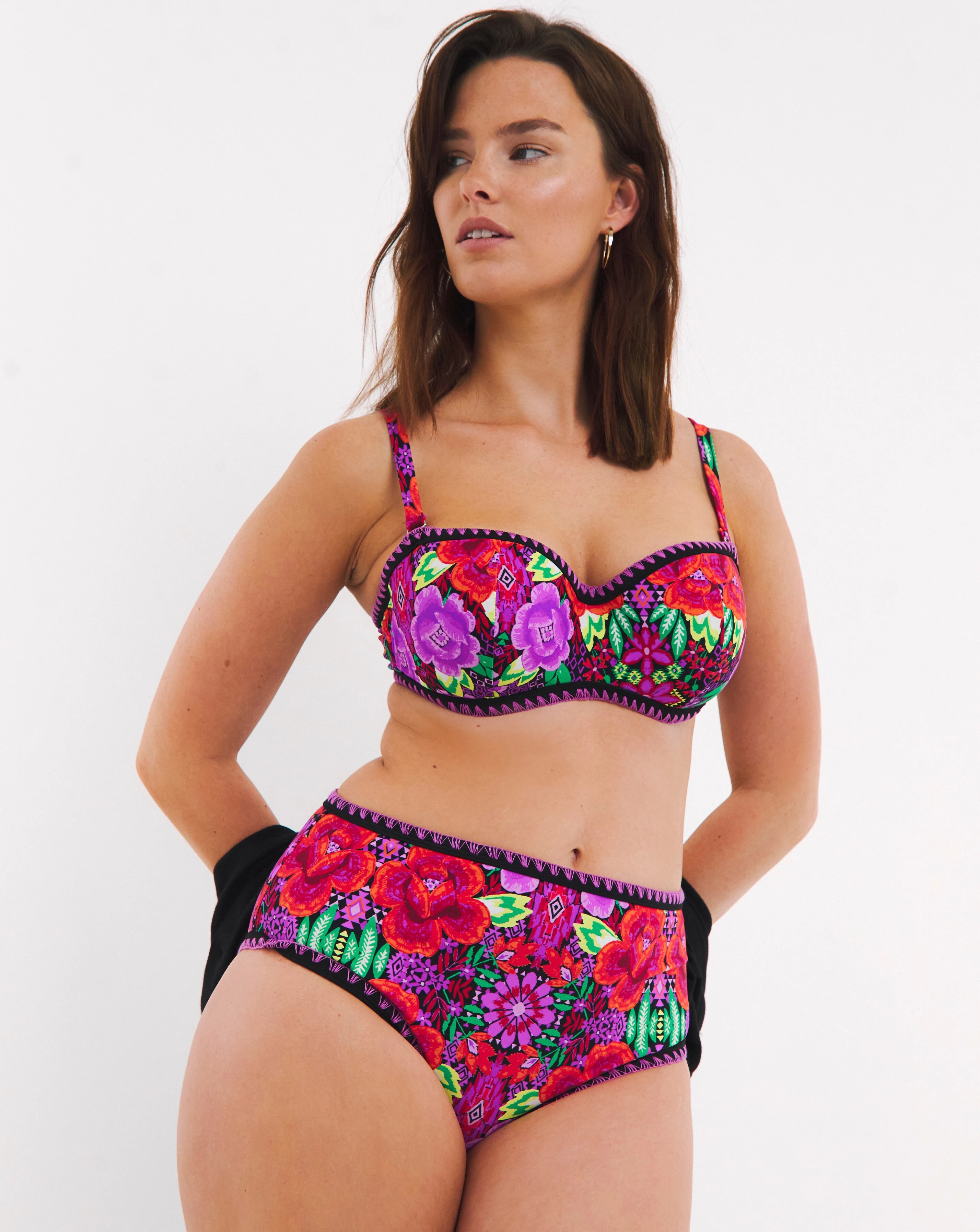 159949-figleaves-frida-underwired-bandeau-bikini-top-1.webp