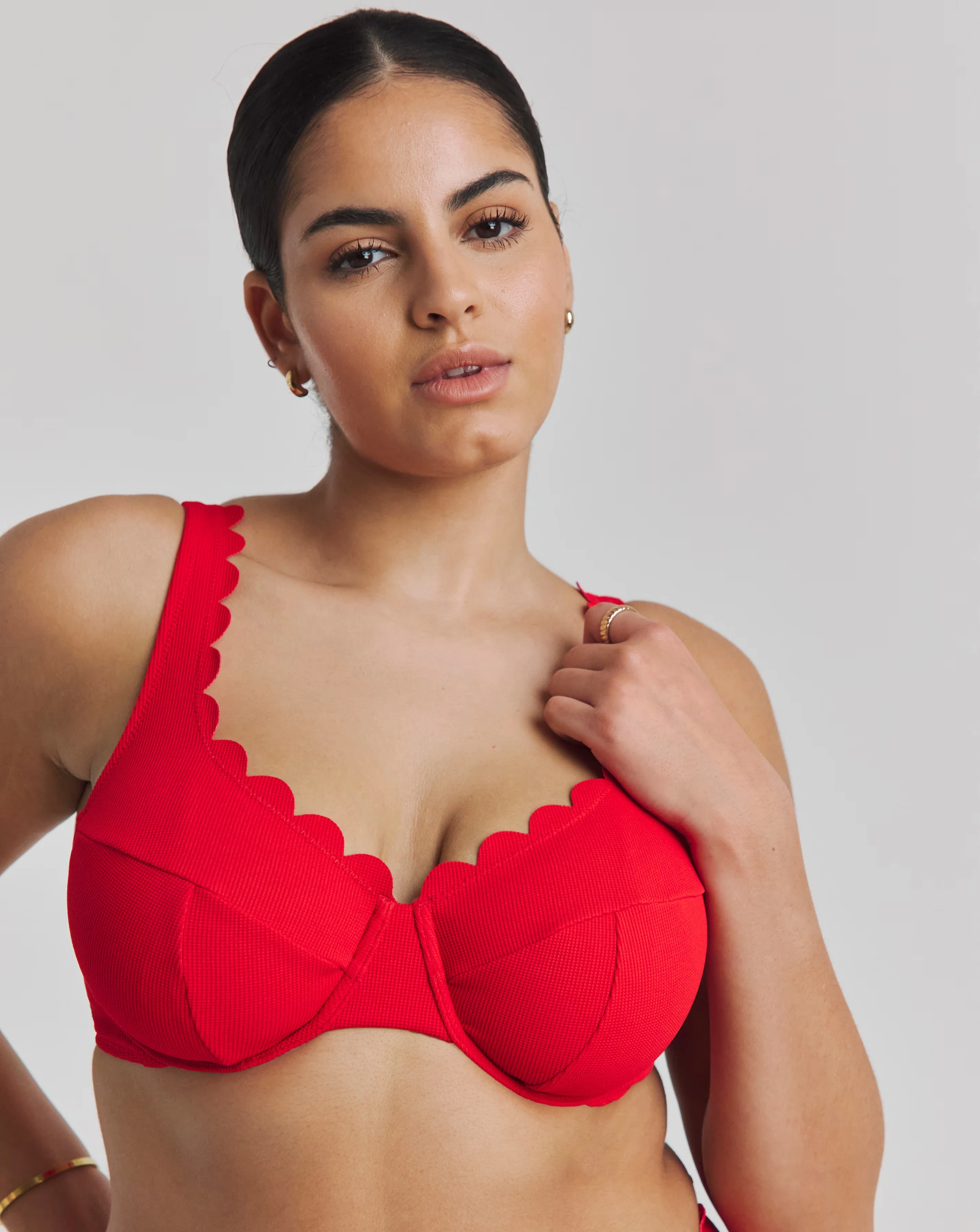 160603-magisculpt-contour-me-scalloped-edge-underwired-bikini-top-1.webp
