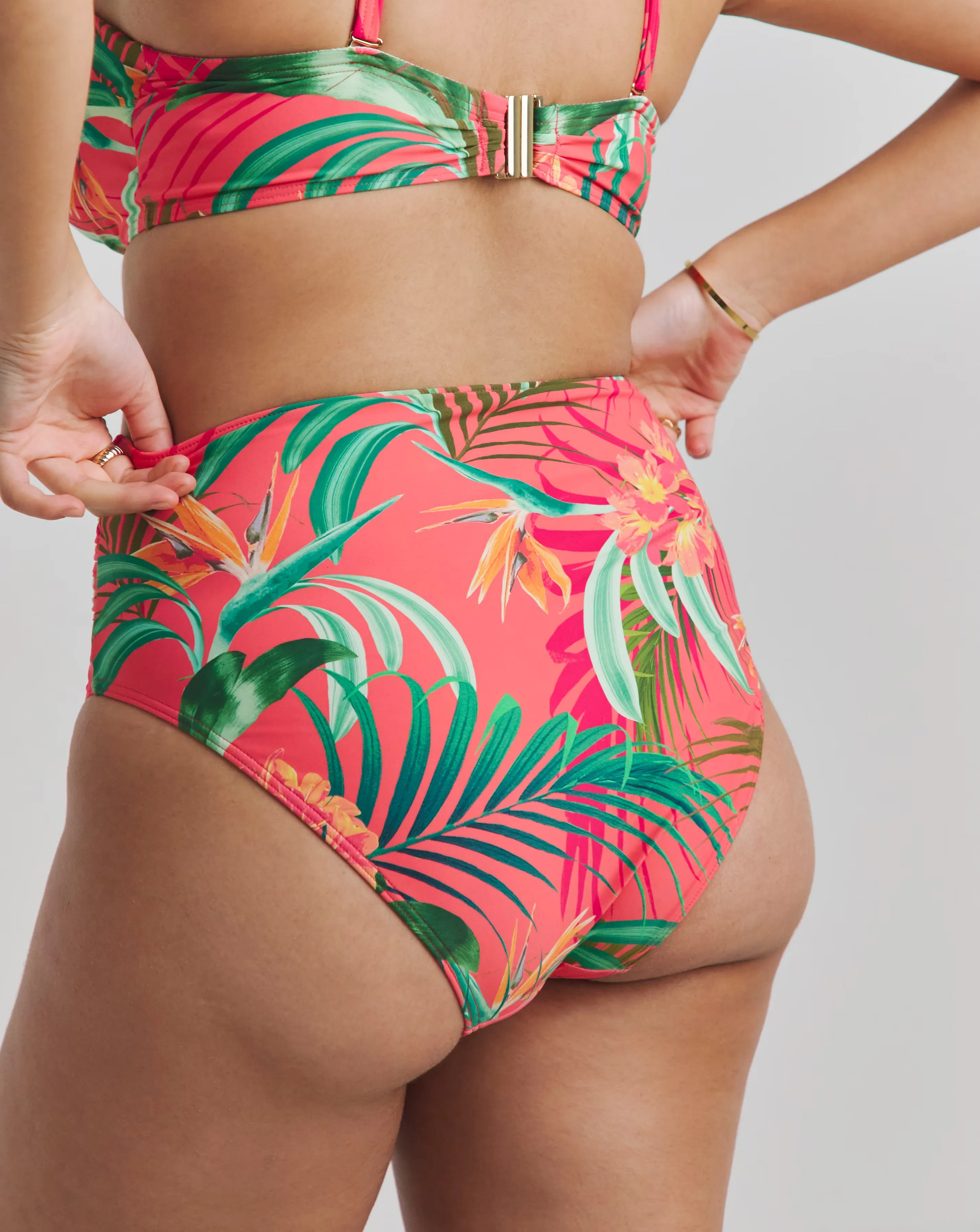 161257-magisculpt-medium-control-twist-front-high-waist-bikini-bottoms-1.webp