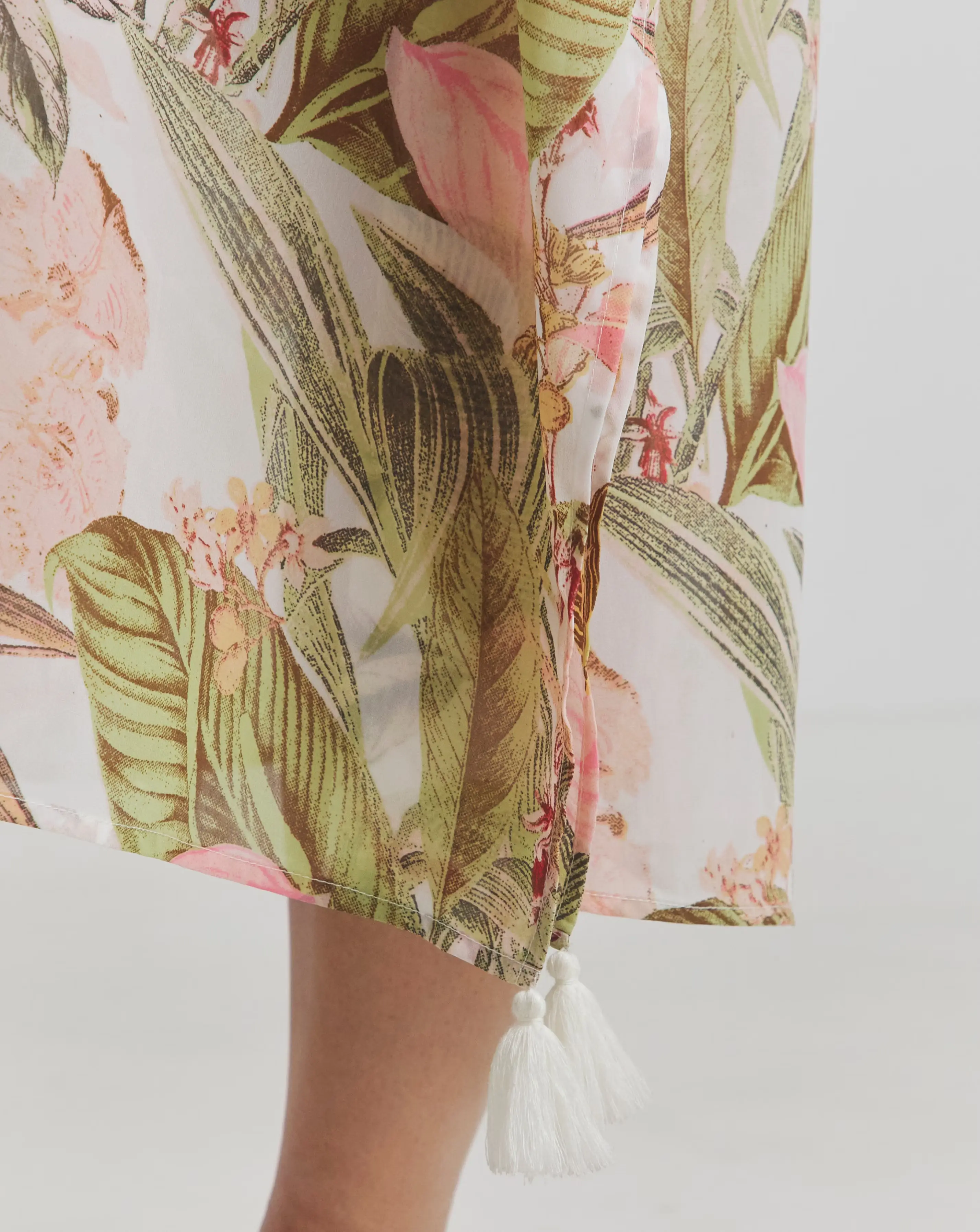 161771-magisculpt-maxi-beach-kaftan-1.jpg