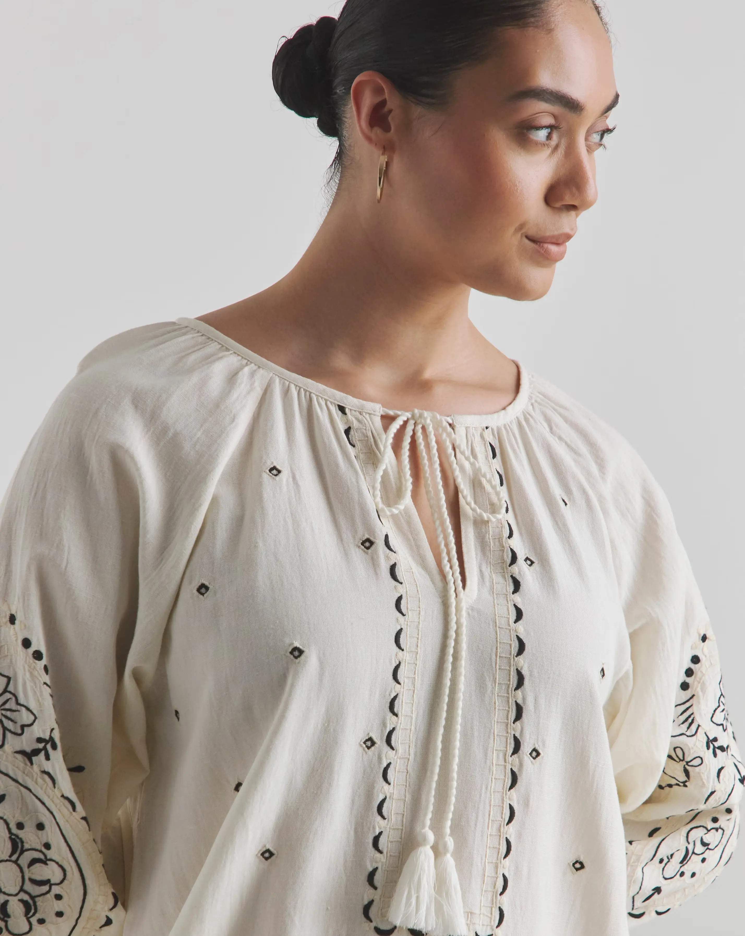 162191-figleaves-embroidered-beach-kaftan-1.jpg