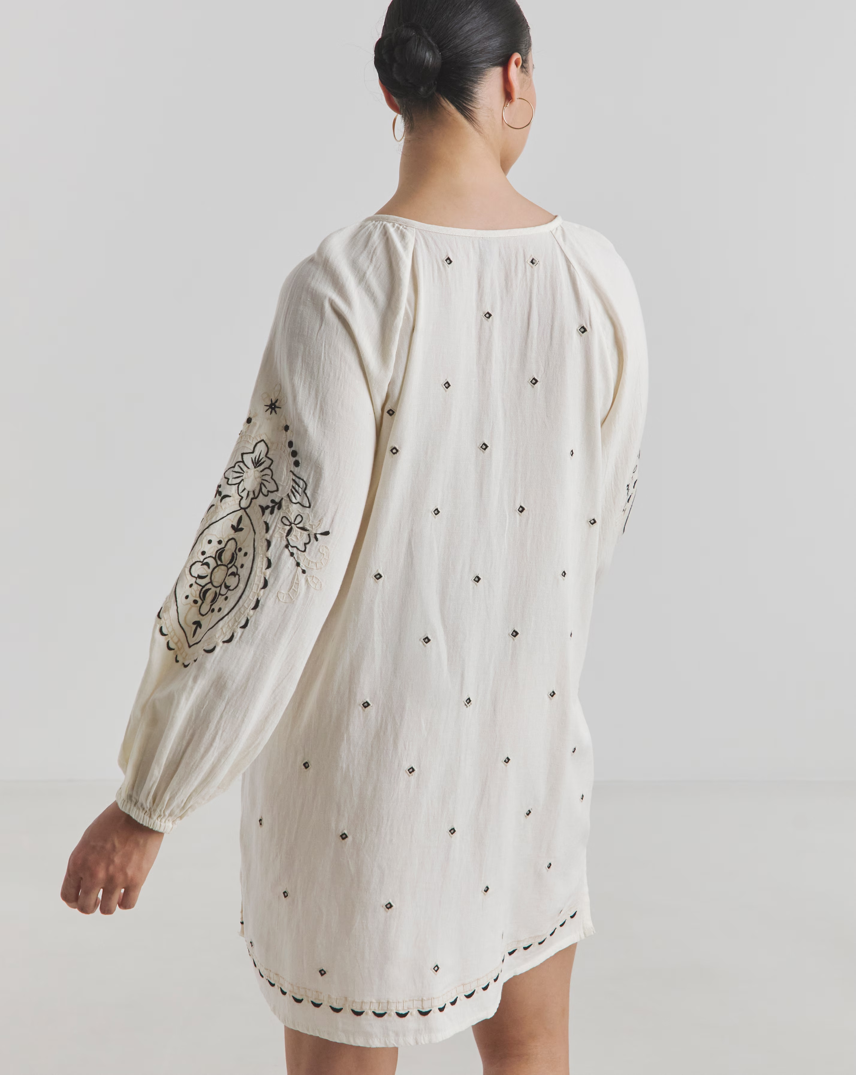 162191-figleaves-embroidered-beach-kaftan-1.jpg
