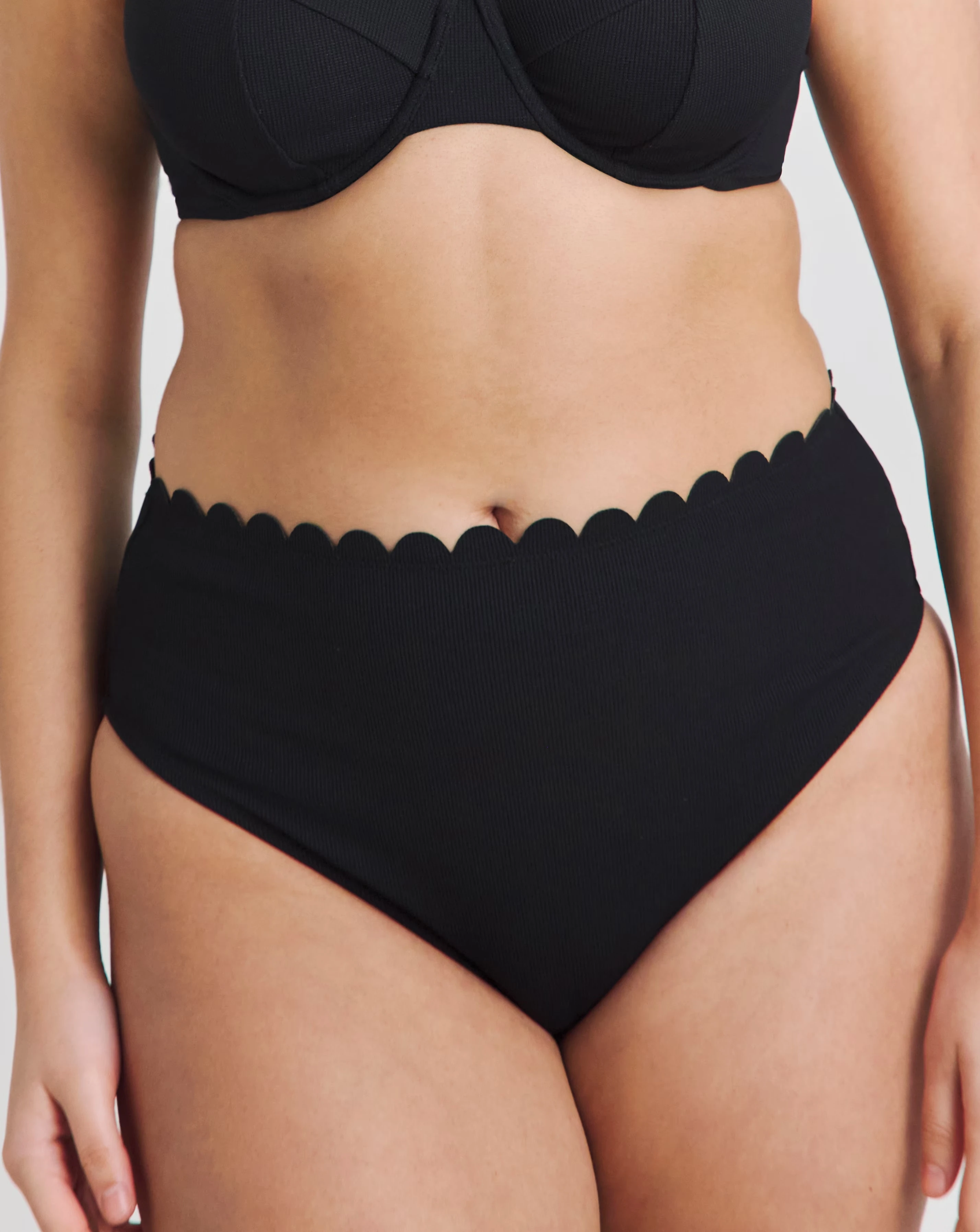 163370-magisculpt-medium-control-contour-me-scalloped-high-waist-bikini-bottoms-1.jpg