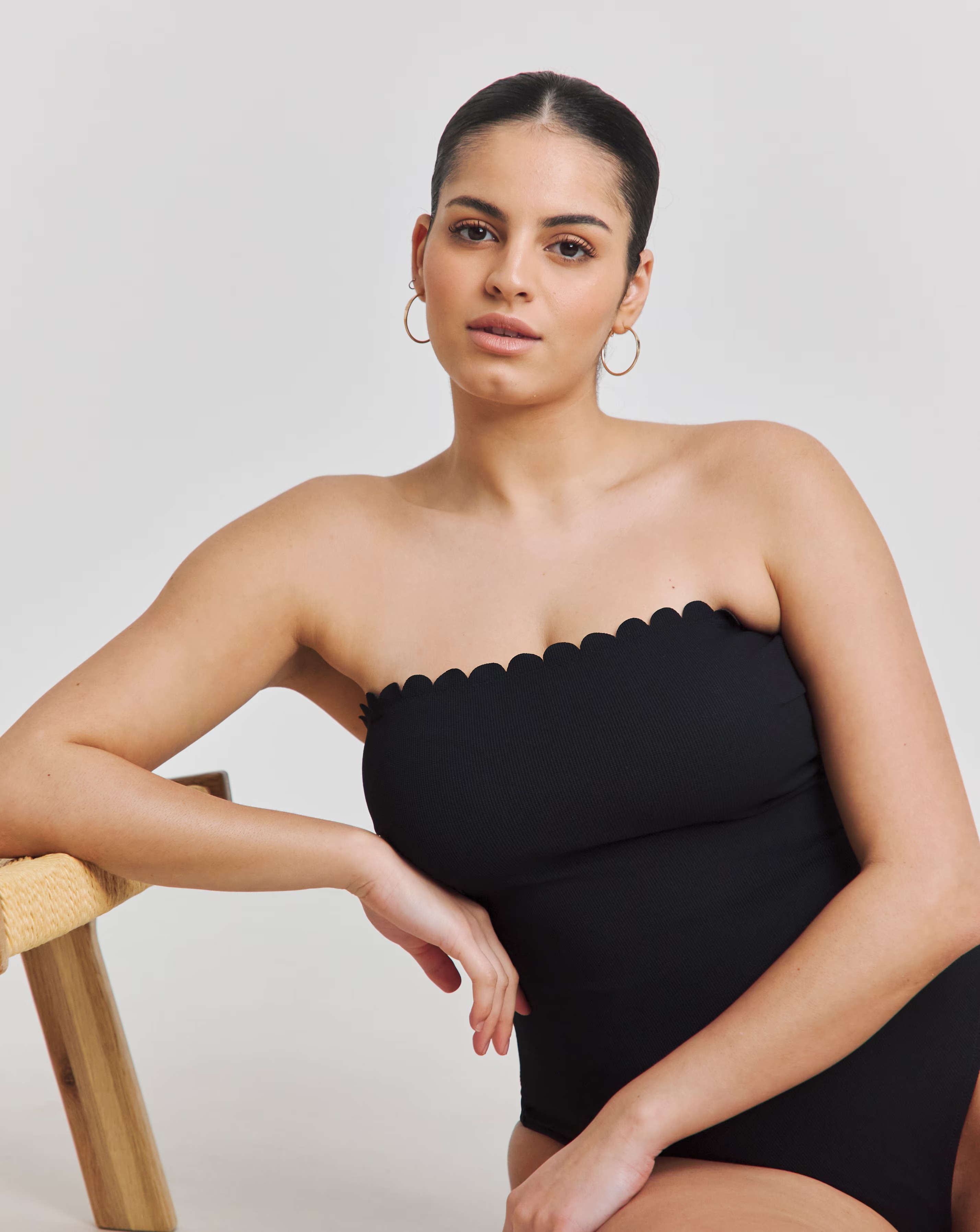 MAGISCULPT Medium Control Contour Me Scalloped Bandeau Swimsuit