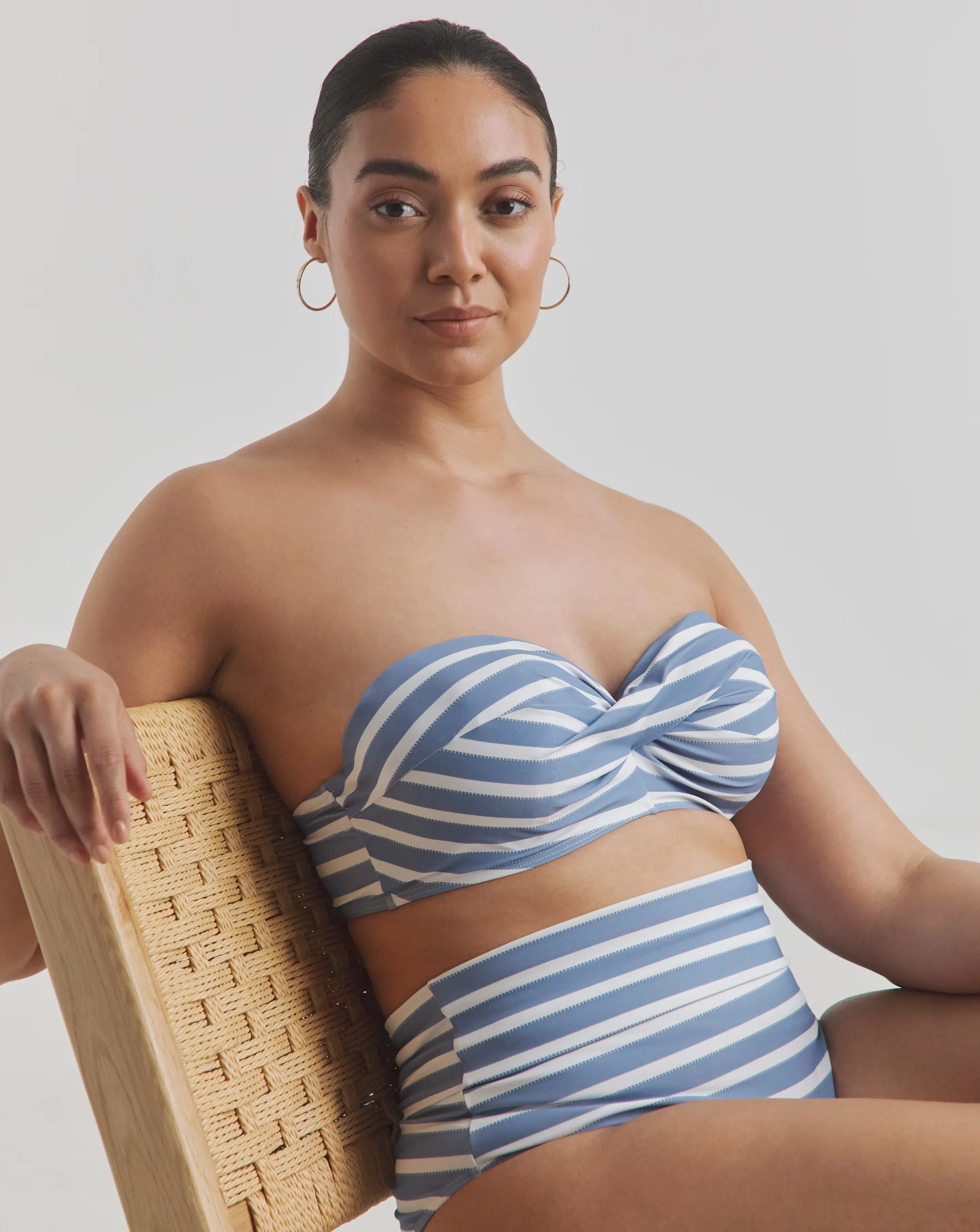 MAGISCULPT Twist Front Bandeau Bikini Top 1 163422-magisculpt-twist-front-bandeau-bikini-top-1.webp