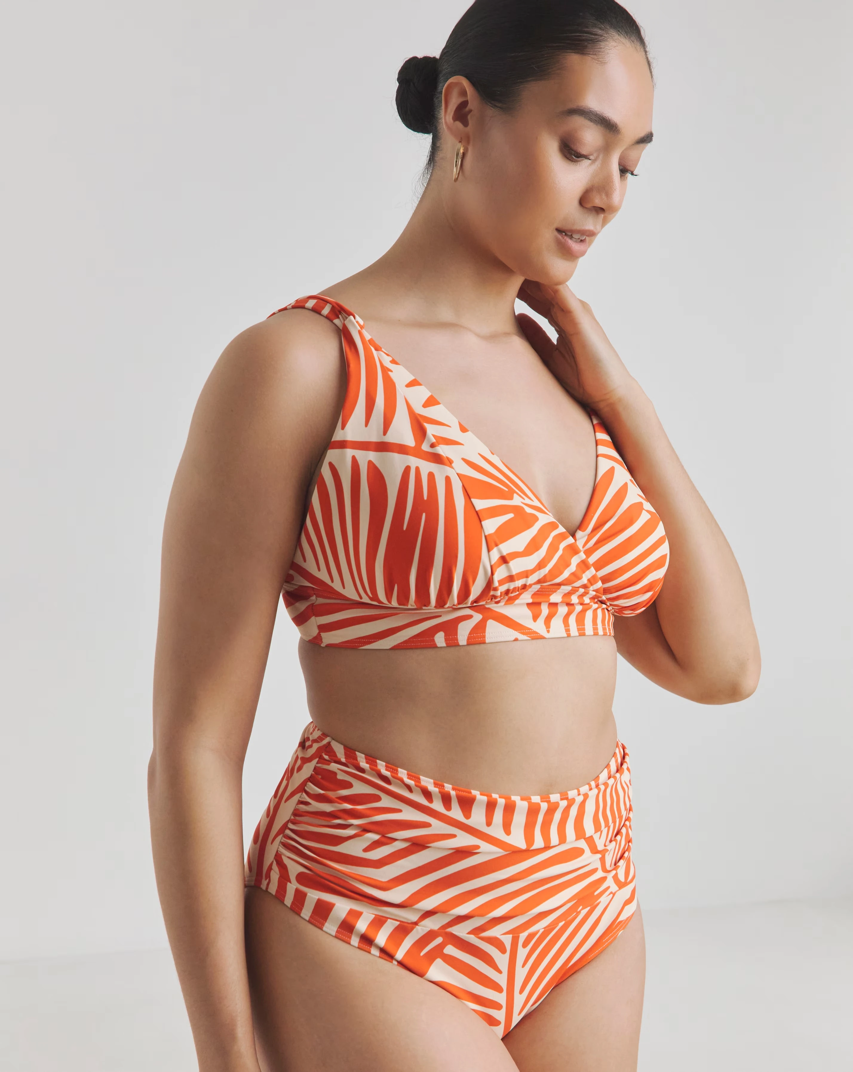 MAGISCULPT Plunge Bikini Top