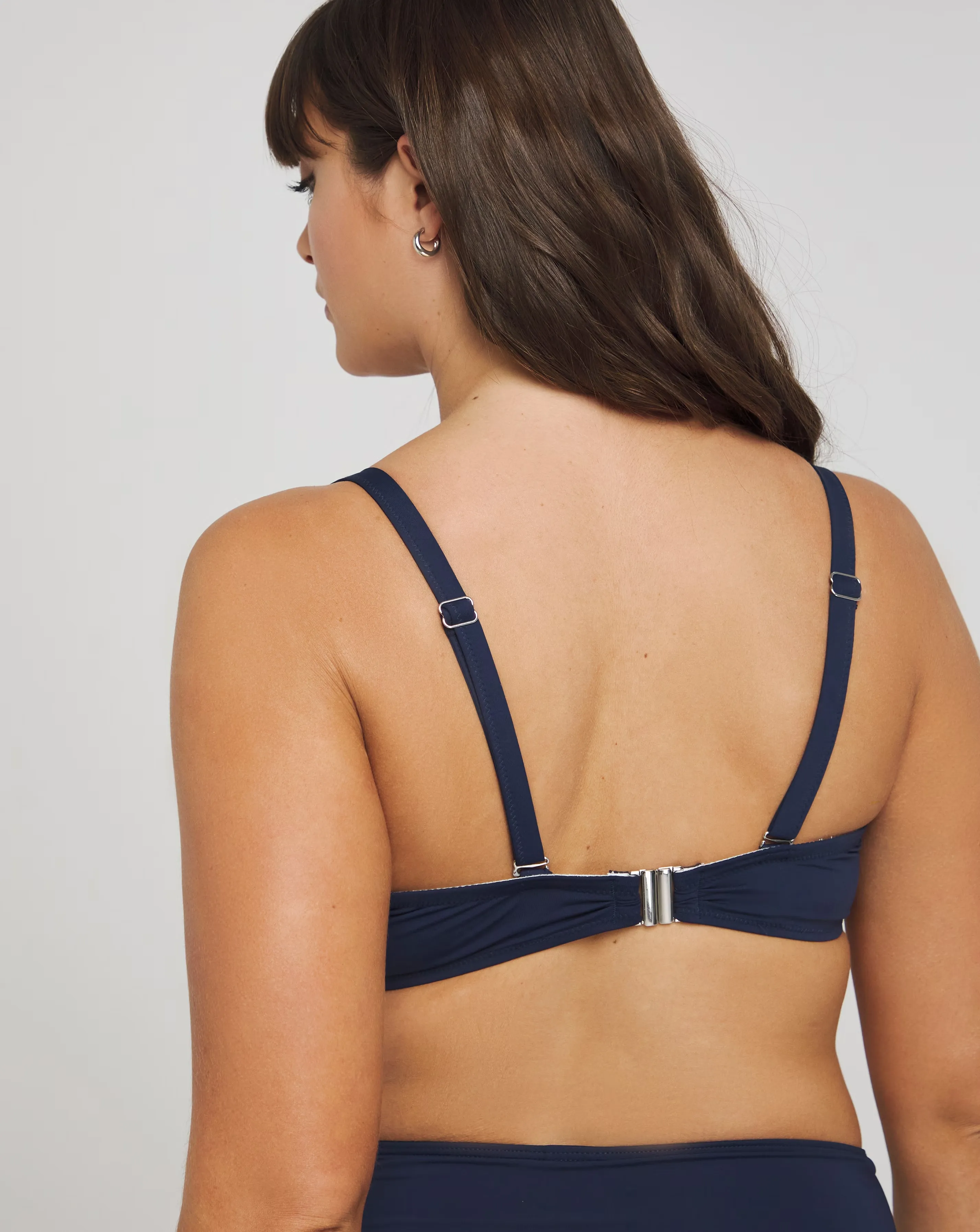 165564-magisculpt-eyelet-detail-bandeau-underwired-bikini-top-1.webp