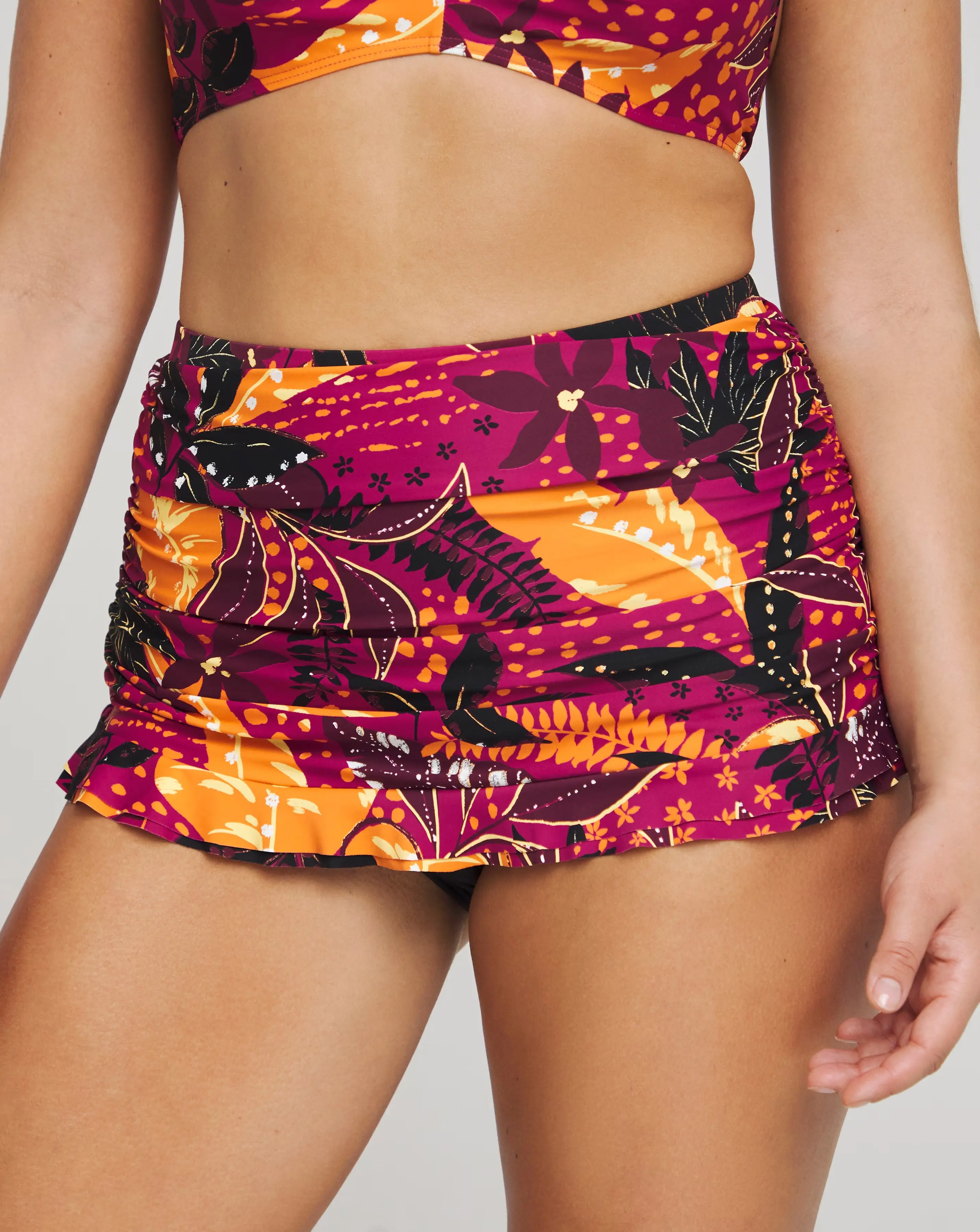 165719-magisculpt-tummy-control-skort-1.webp