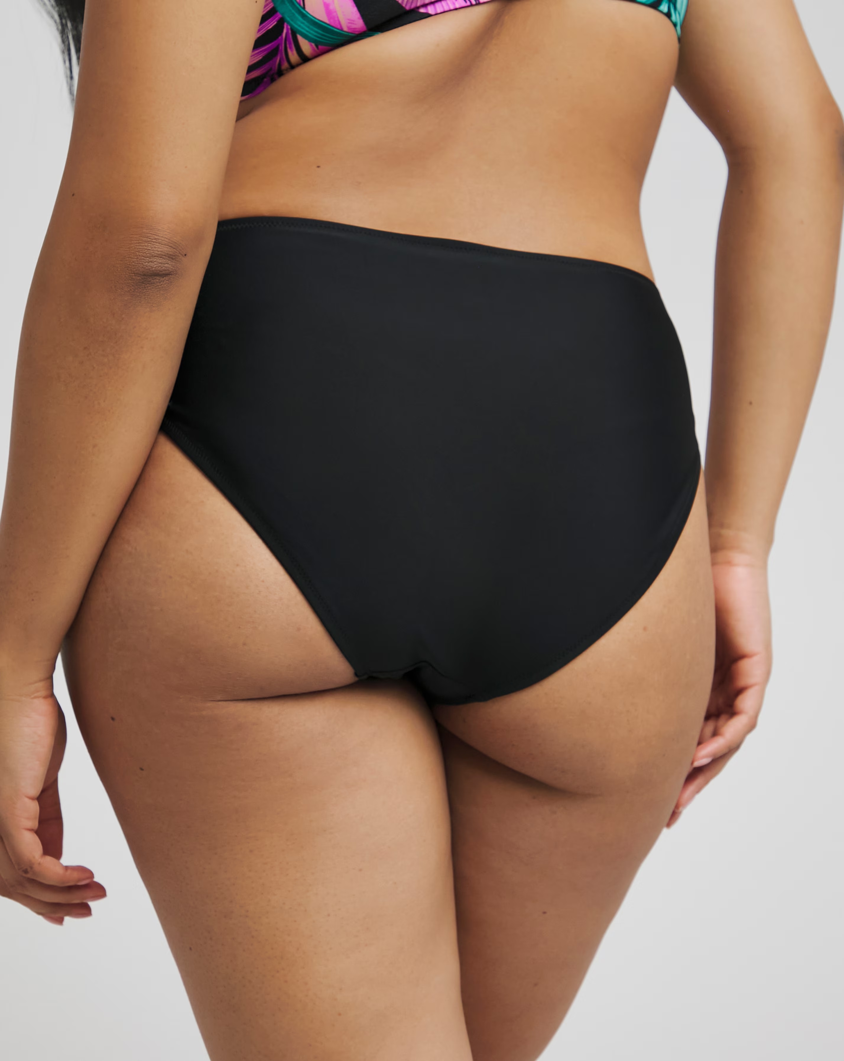 166399-magisculpt-classic-bikini-bottoms-1.jpg