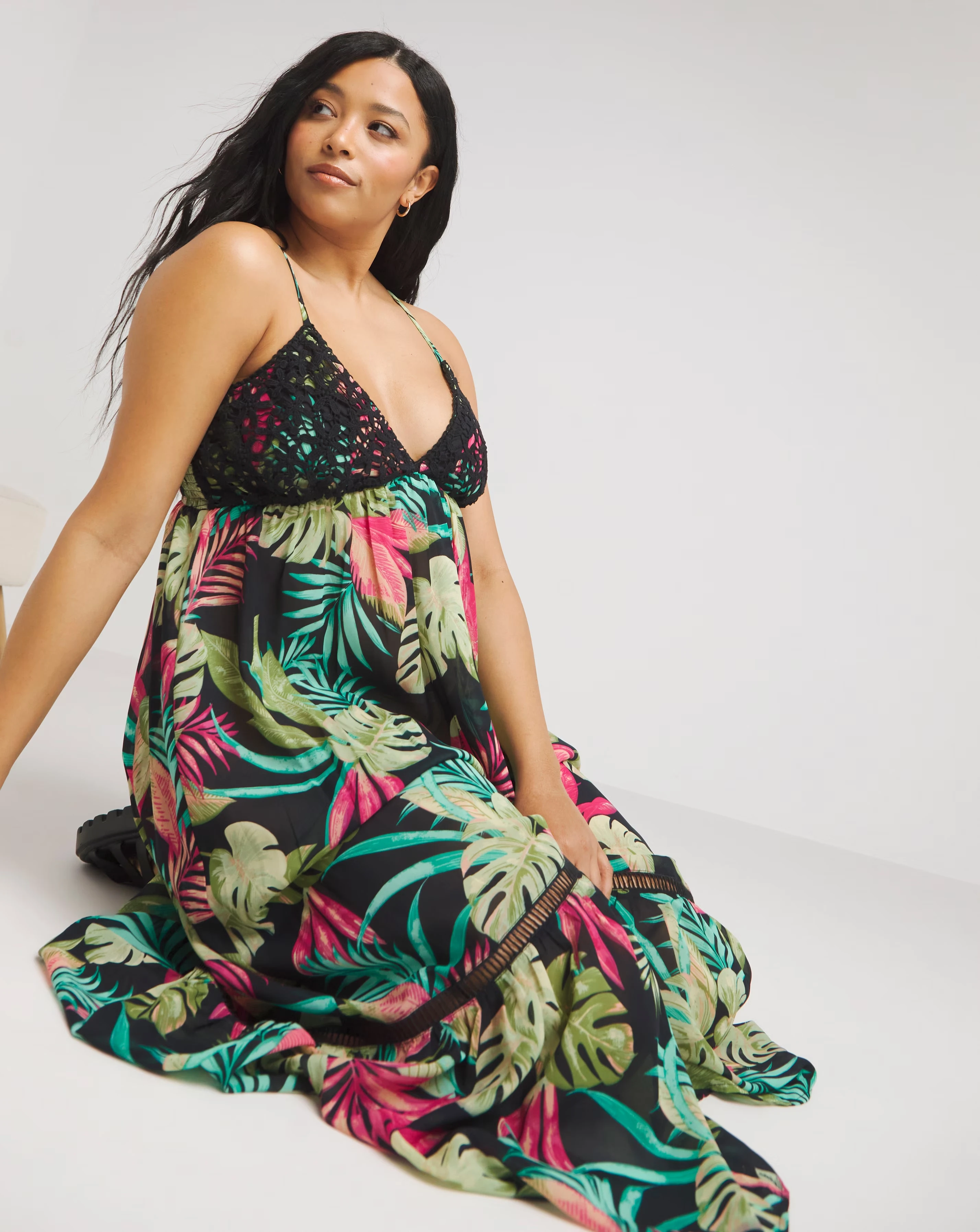 166469-floral-print-maxi-beach-dress-1.webp