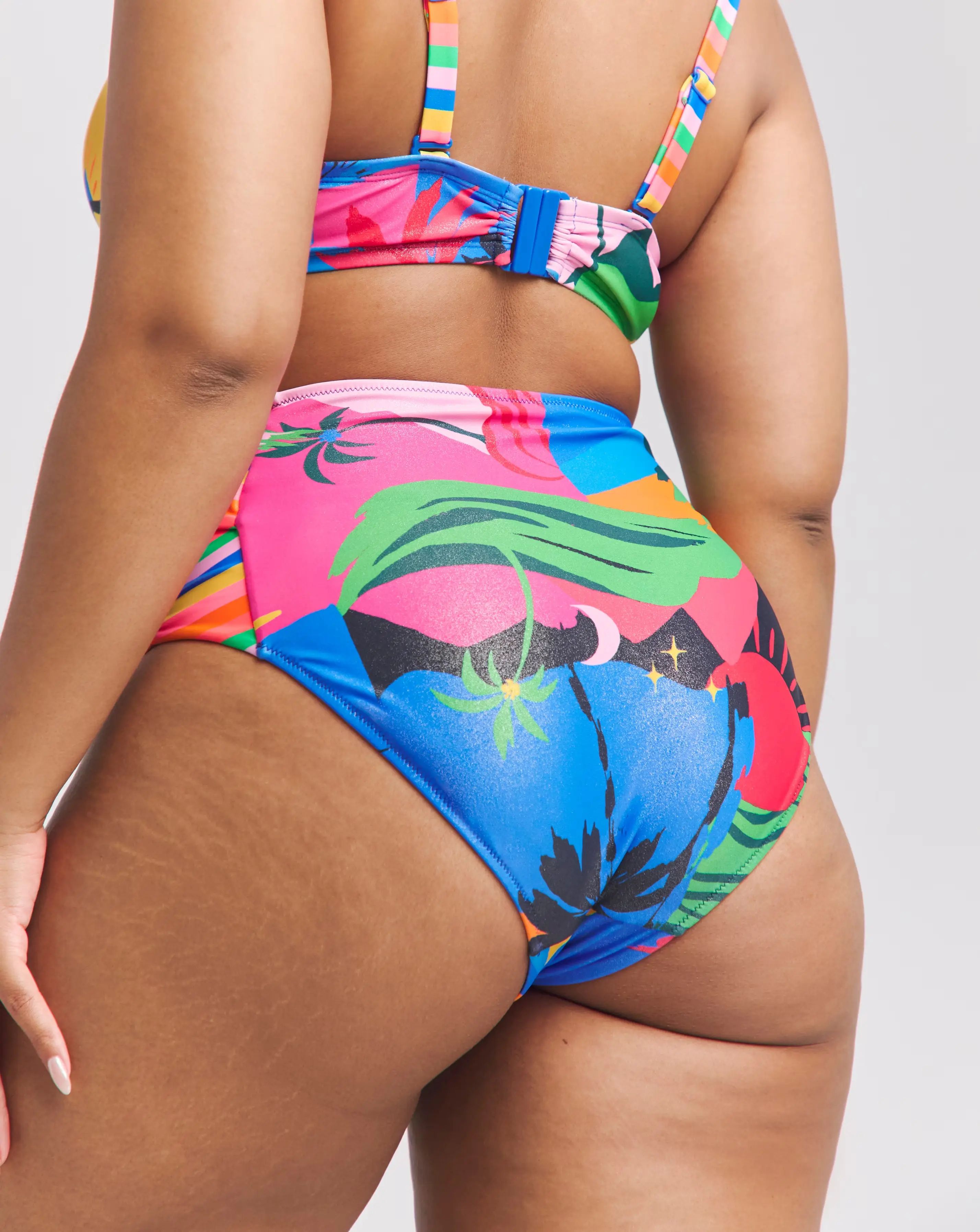 166620-high-waist-bikini-bottoms-1.webp