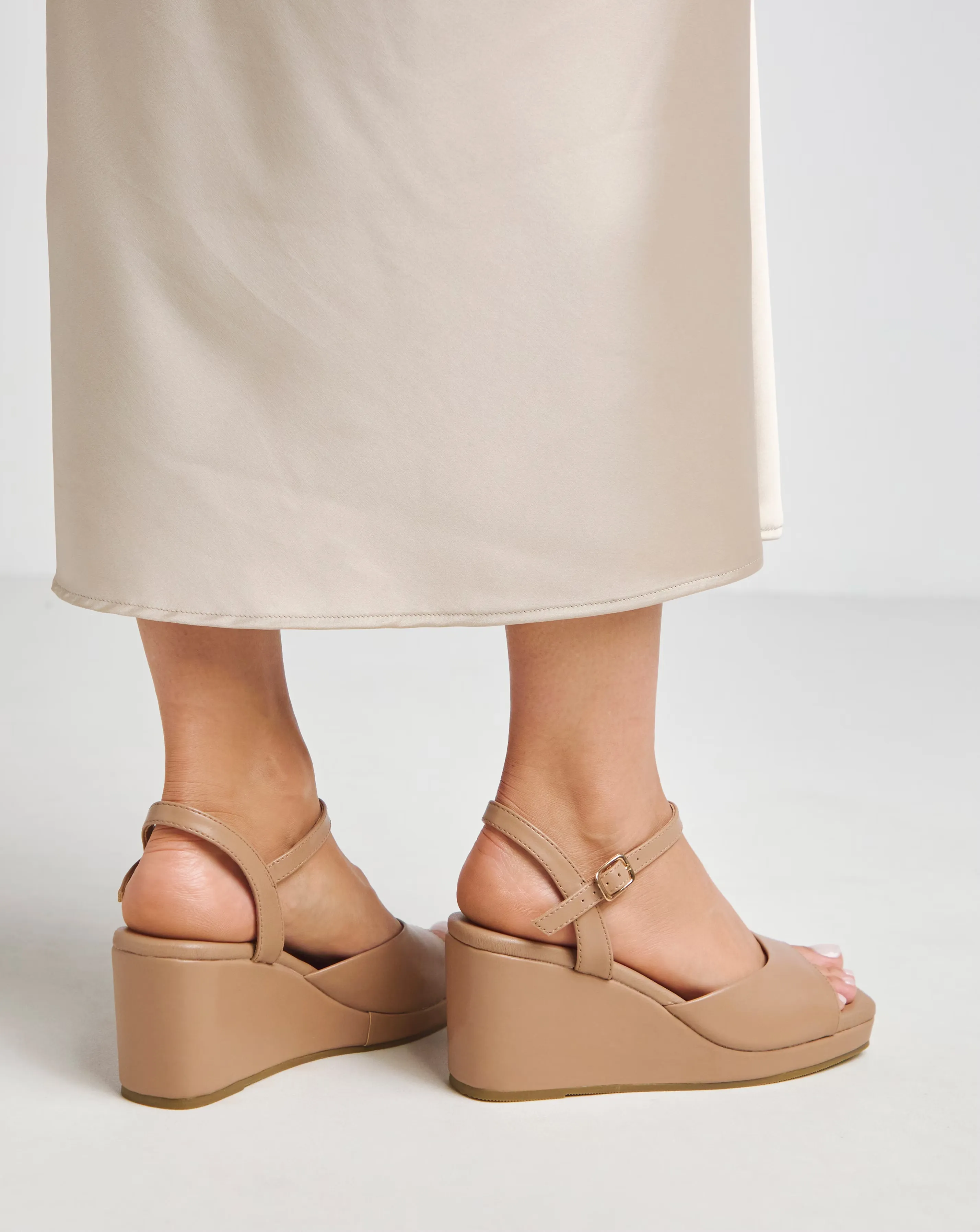 167211-simply-be-lexia-wedge-sandals-extra-wide-fit-eee–1.webp