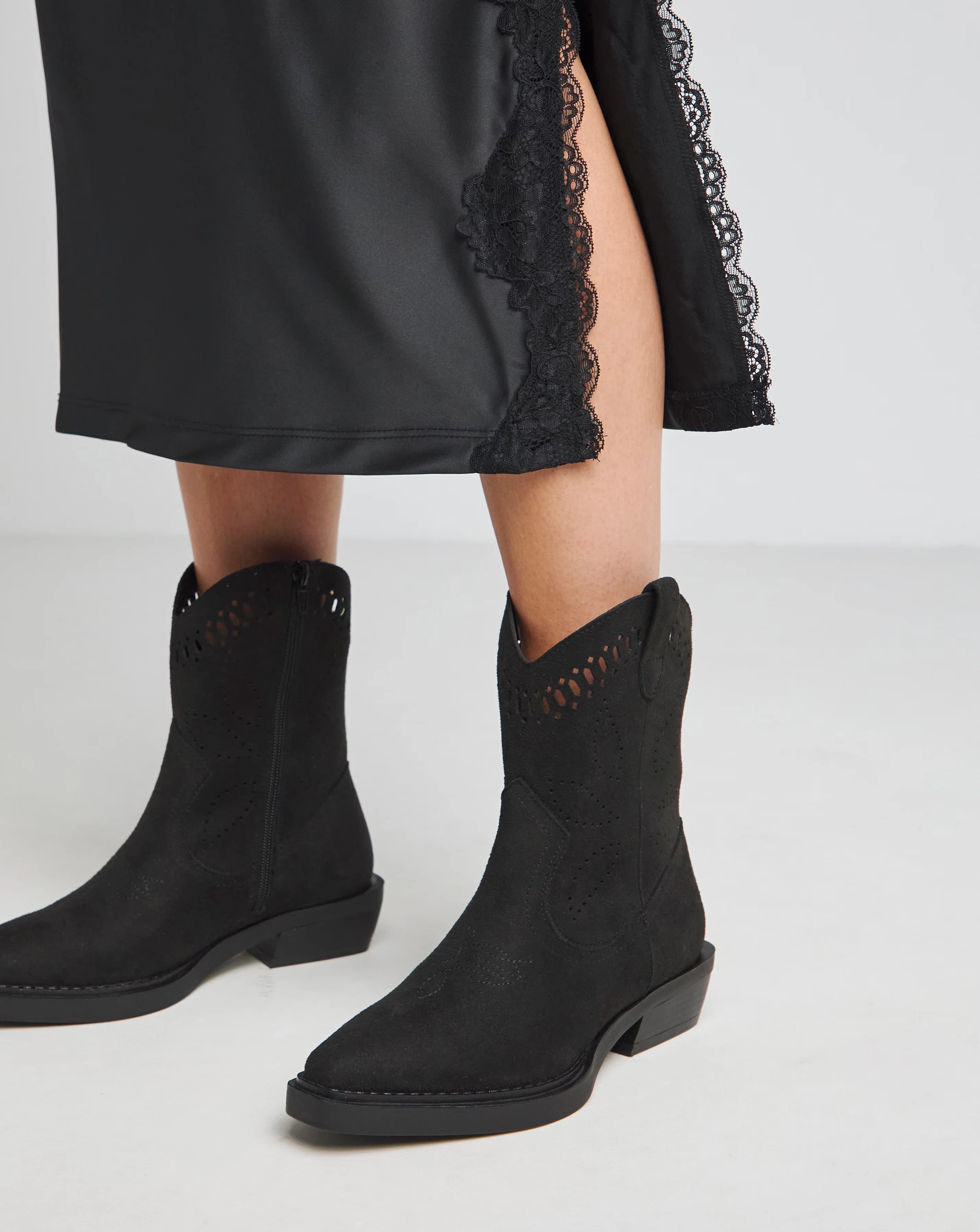 Atlanta Laser Cut Detailing Western Boot Extra Wide EEE Fit