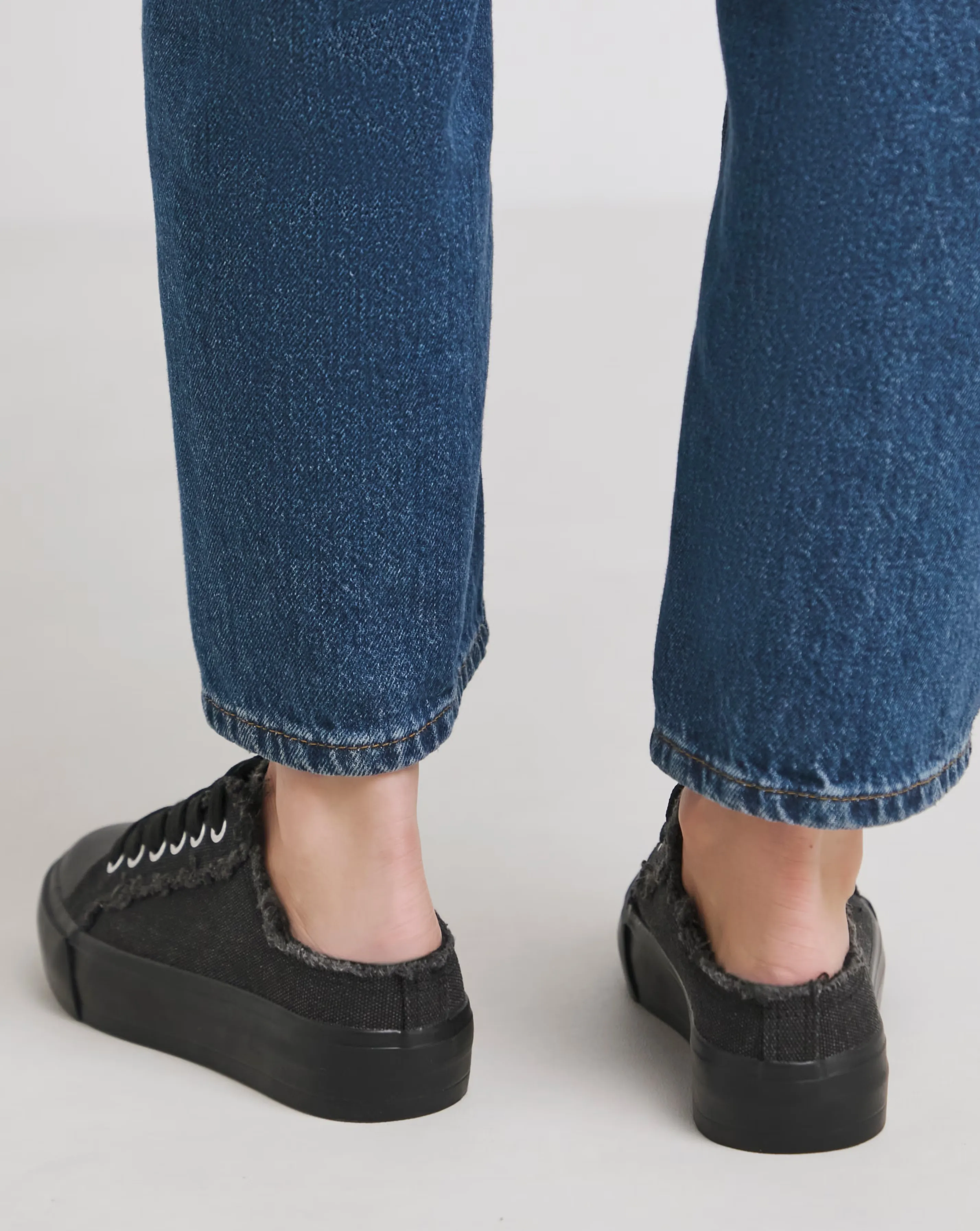 167615-bowie-raw-edge-slip-on-trainers-wide-fit-e–1.webp