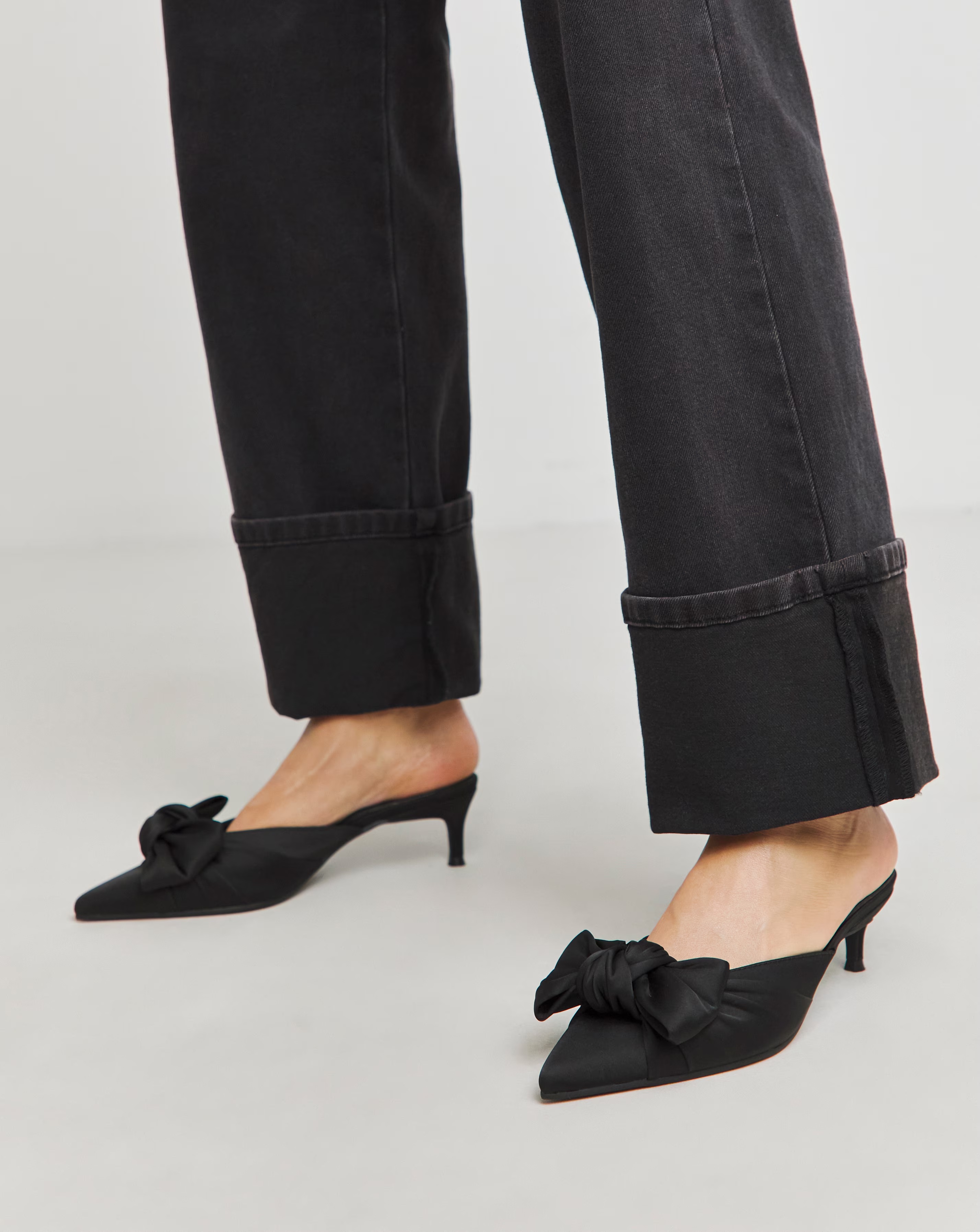 168433-tia-pointed-bow-kitten-heel-mules-extra-wide-fit-eee–1.webp