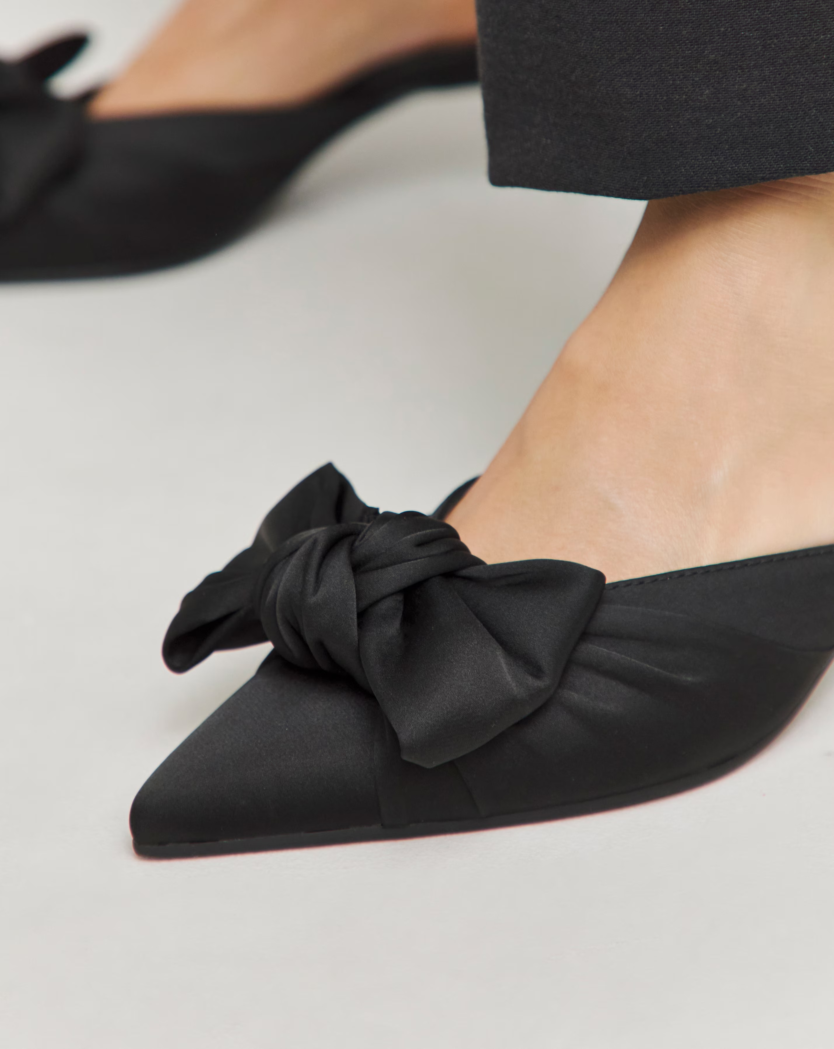 168433-tia-pointed-bow-kitten-heel-mules-extra-wide-fit-eee–1.webp