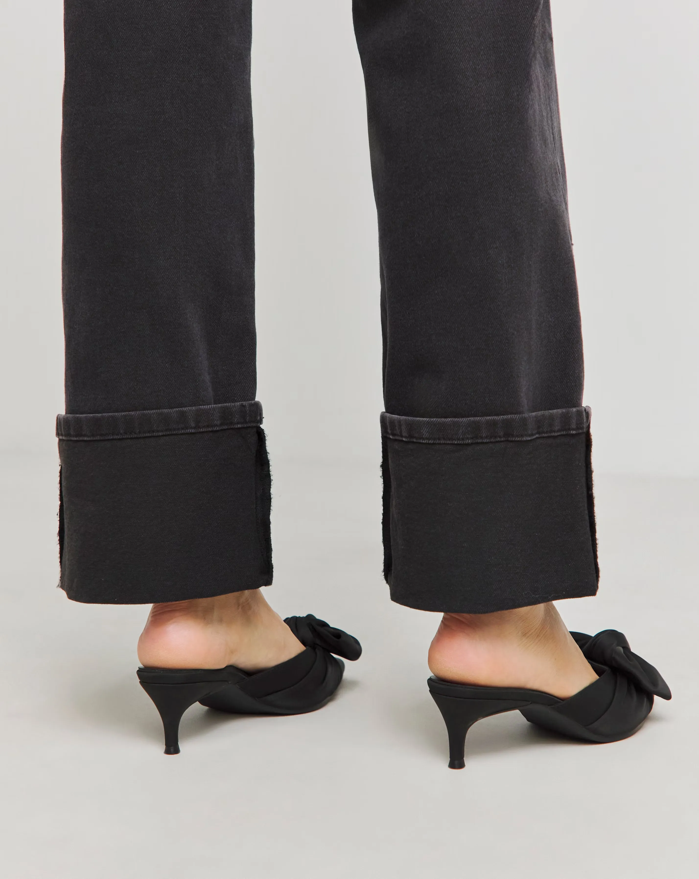 168433-tia-pointed-bow-kitten-heel-mules-extra-wide-fit-eee–1.webp