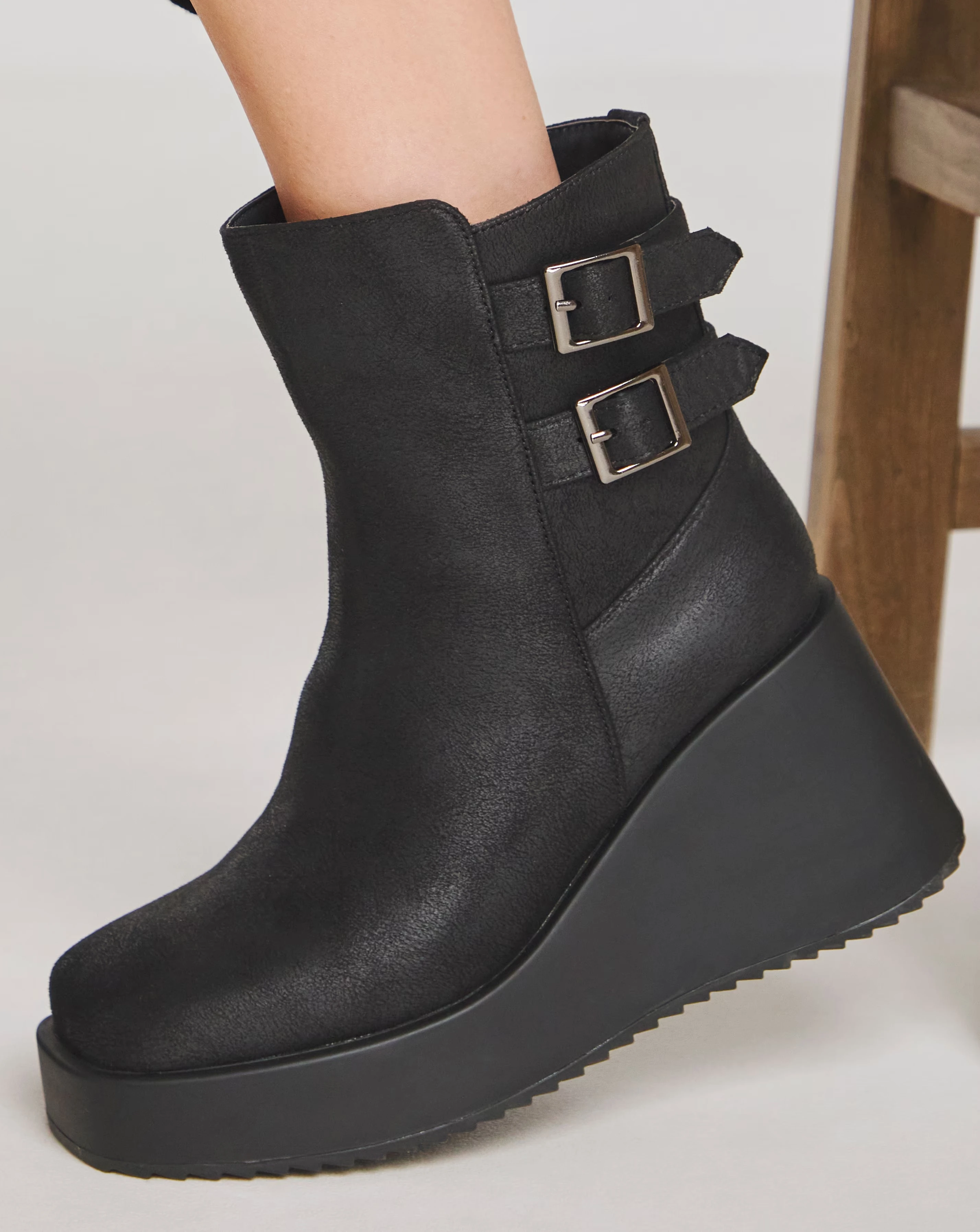 168621-jada-wedge-ankle-boots-wide-e-fit-1.webp