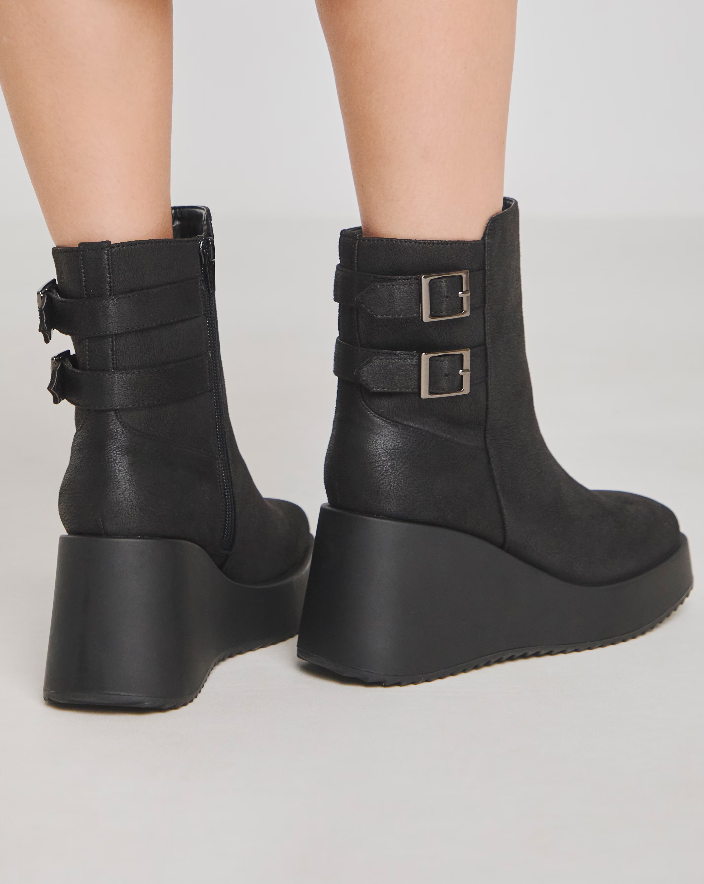 168621-jada-wedge-ankle-boots-wide-e-fit-1.webp