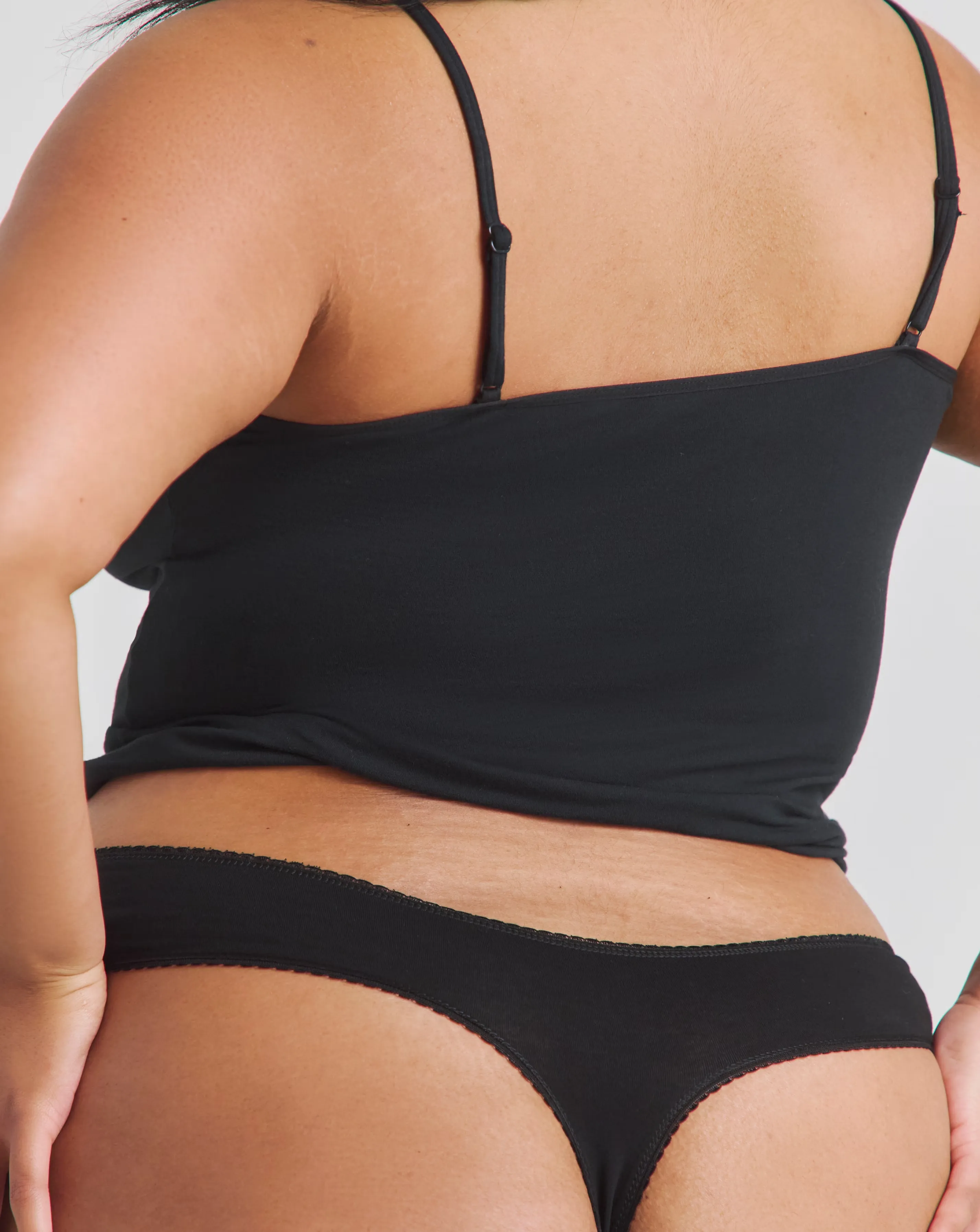 169094-pretty-secrets-5-pack-lace-top-no-vpl-thong-knickers-black-1.webp