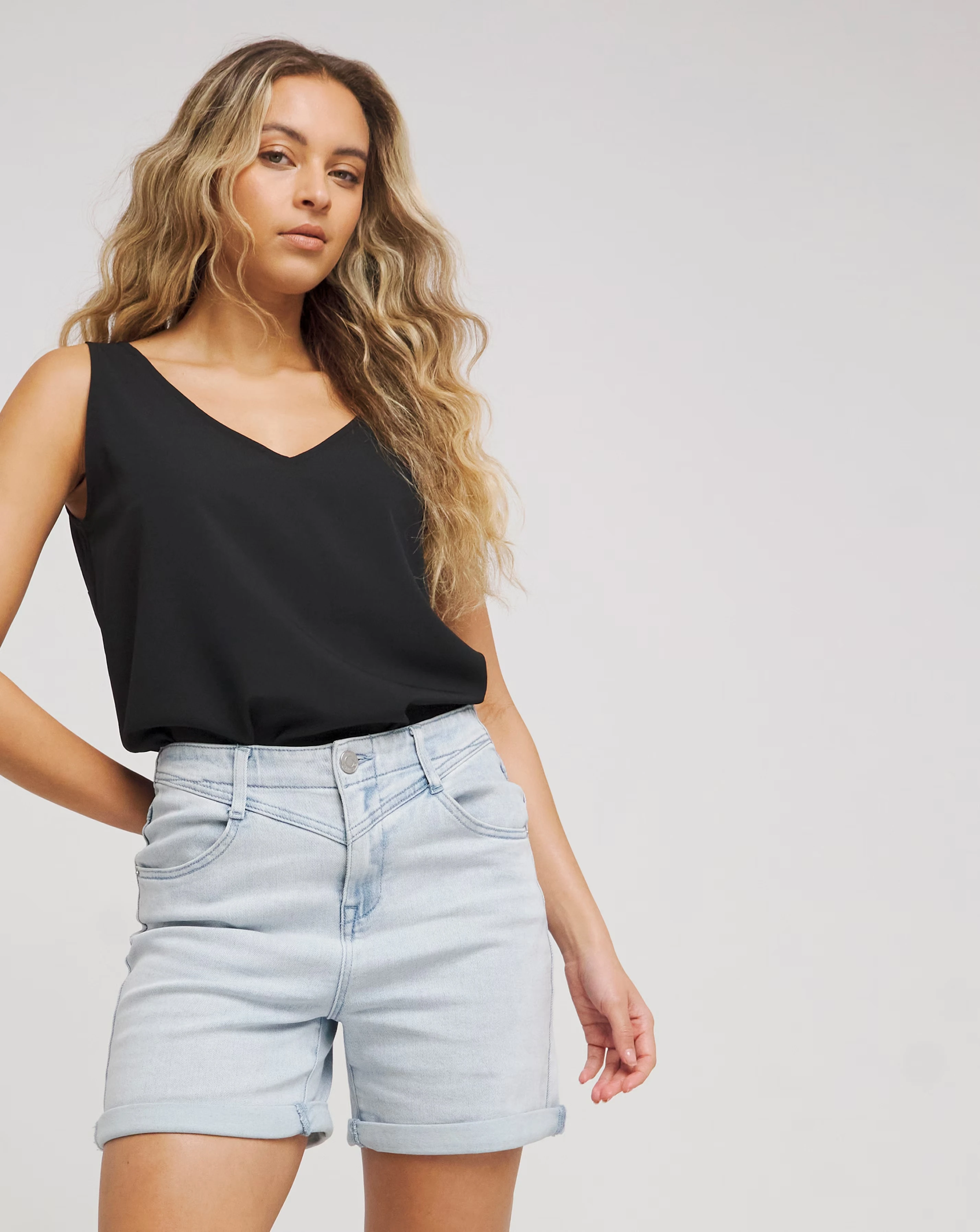Simply Be Black Value V Neck Woven Vest