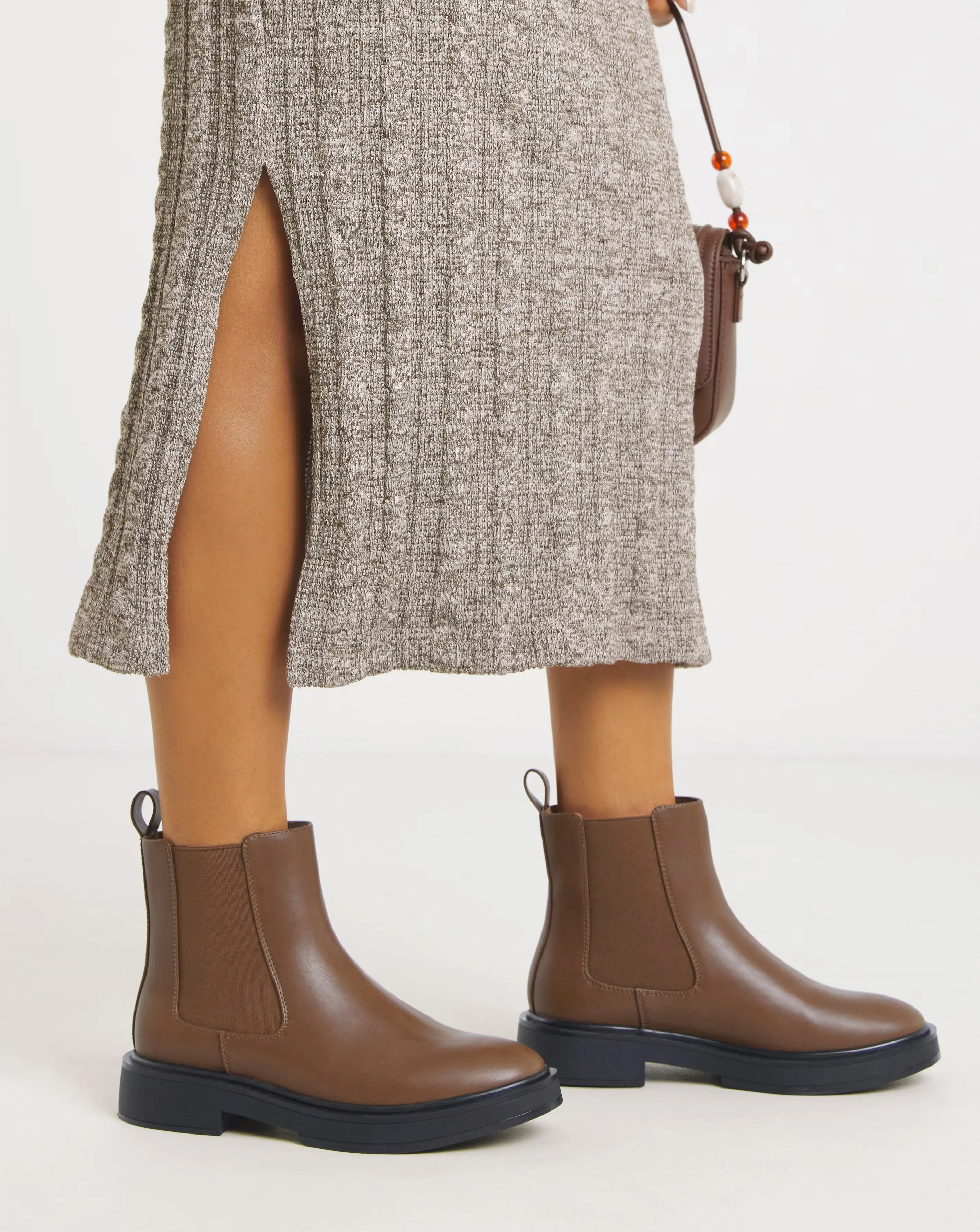 Arya Classic Chelsea Boots Extra Wide EEE Fit 1 171227-arya-classic-chelsea-boots-extra-wide-eee-fit-1.webp