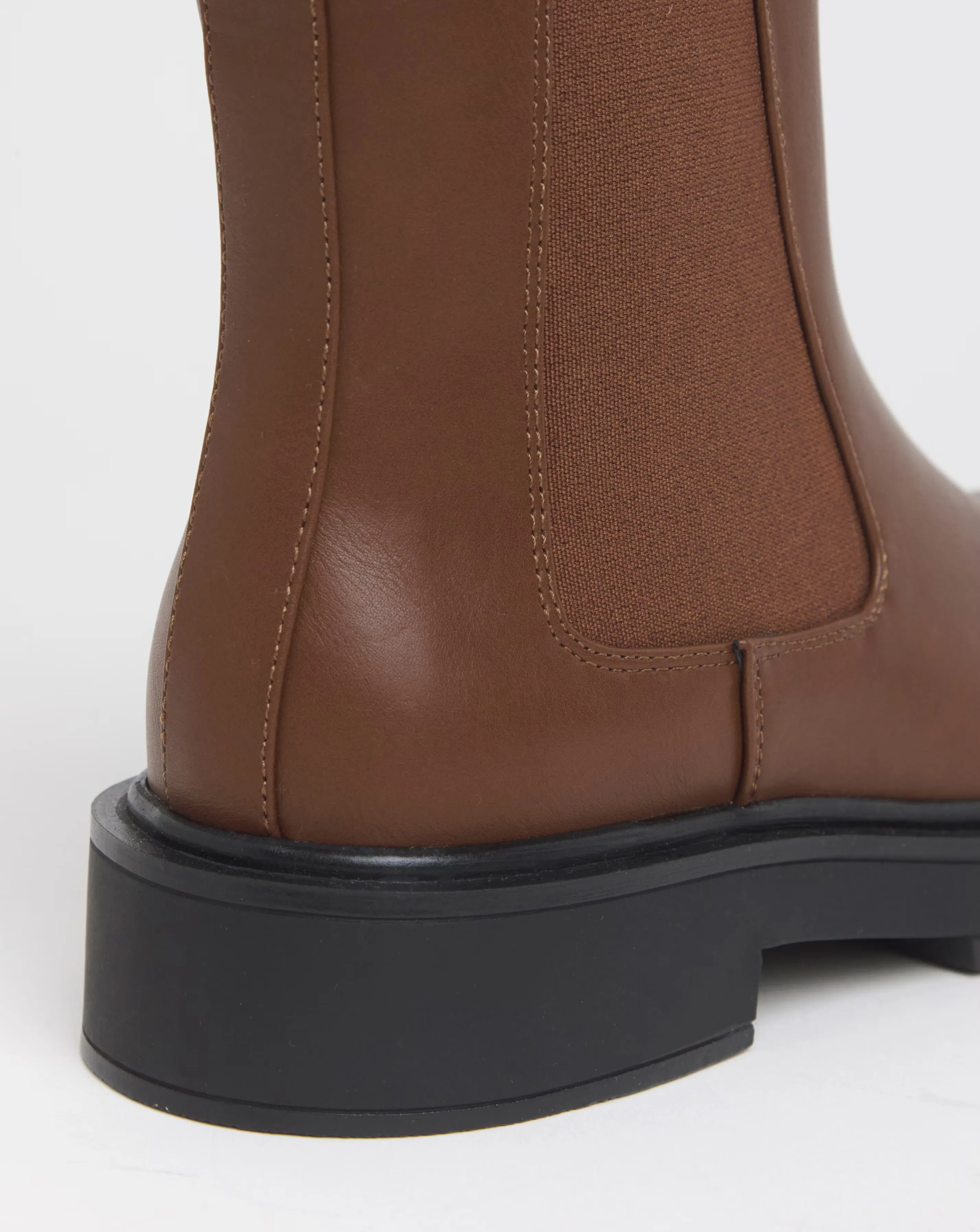 171227-arya-classic-chelsea-boots-extra-wide-eee-fit-1.webp