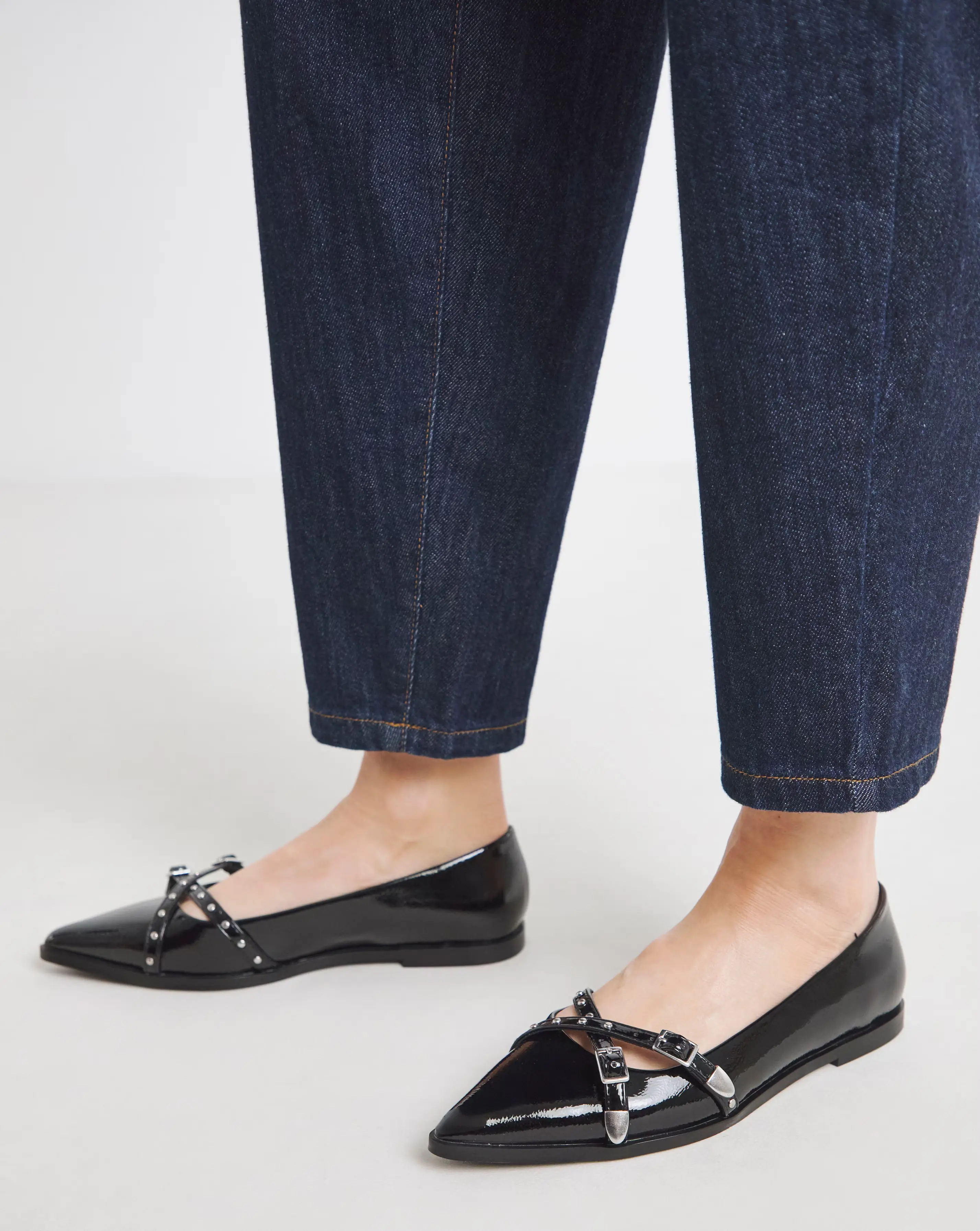 171758-livorno-pointed-buckle-detail-ballerina-extra-wide-eee-fit-1.webp