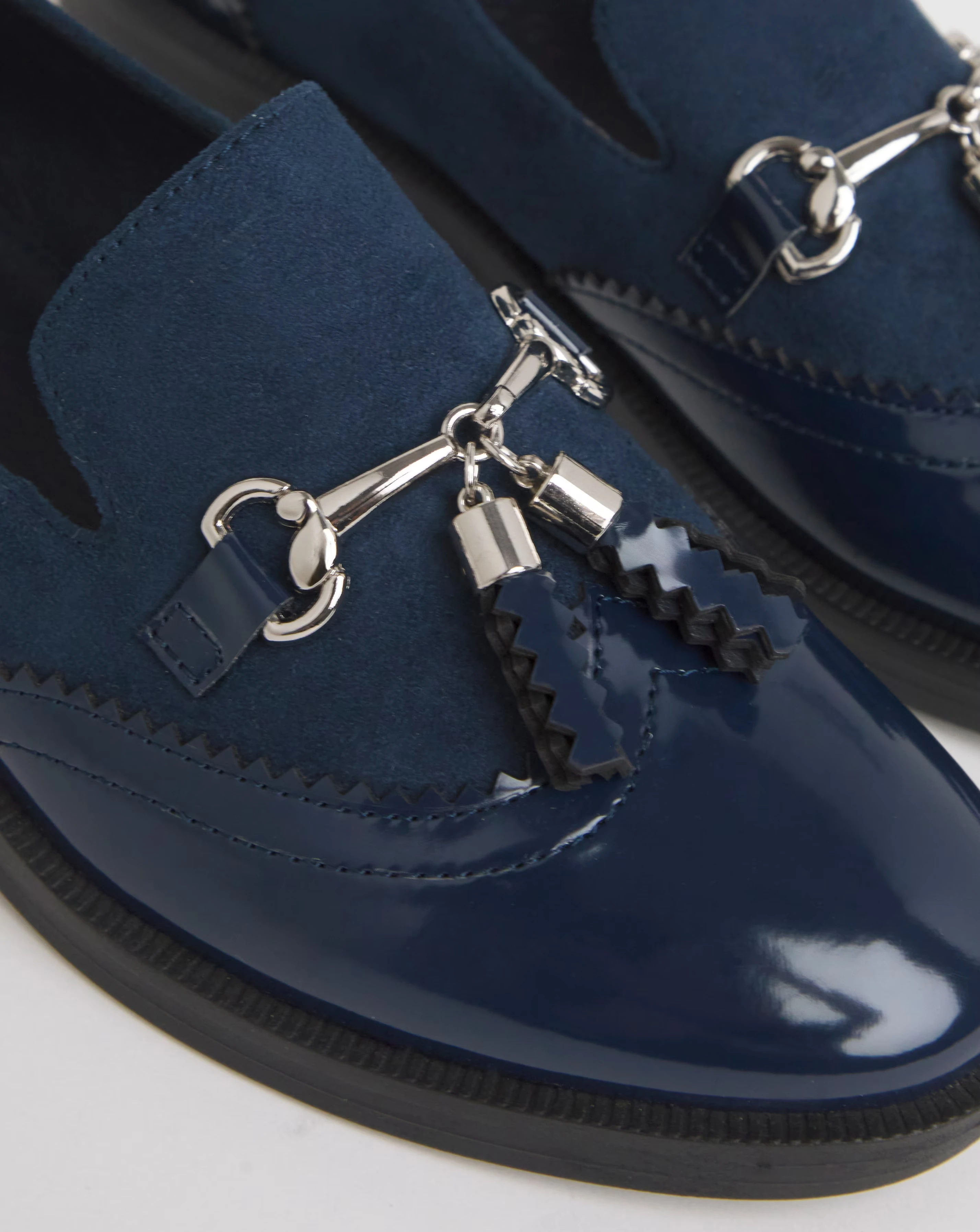 171828-drama-brogue-tassle-loafer-extra-wide-eee-fit-1.webp